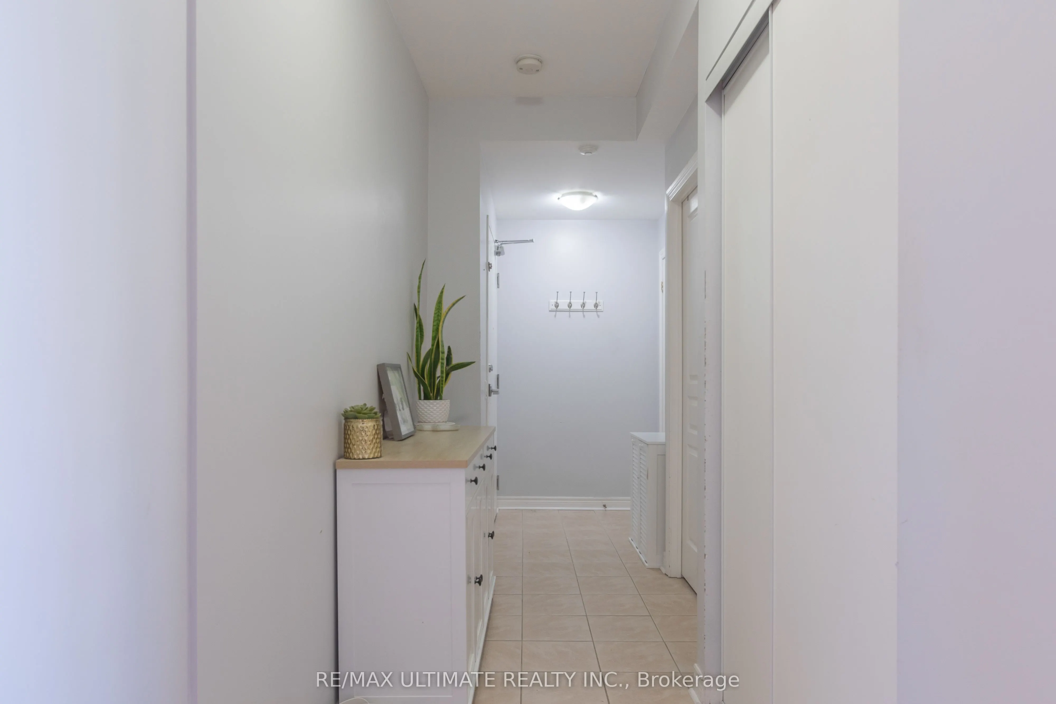 1415 Lawrence Avenue W #406