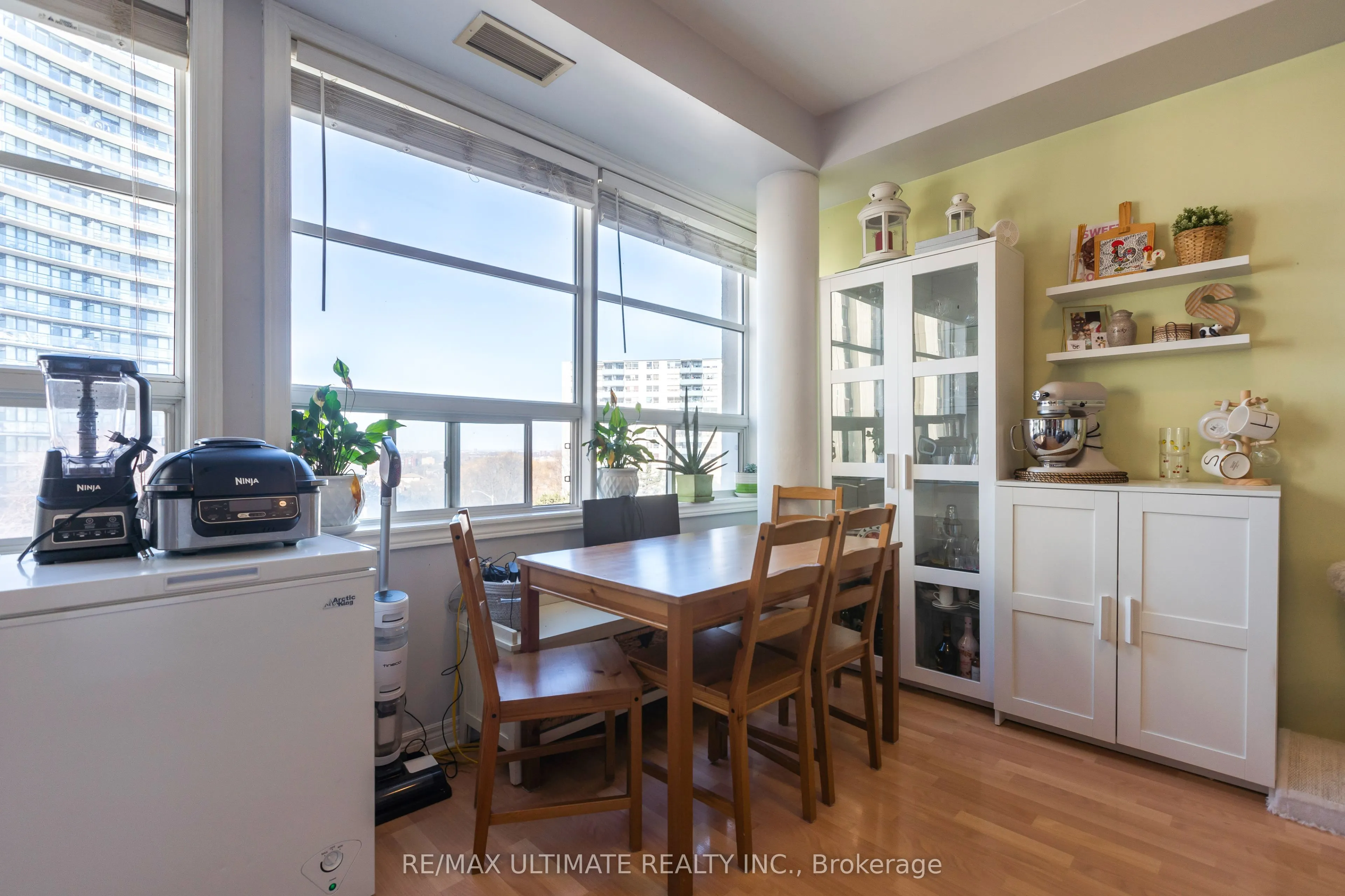 1415 Lawrence Avenue W #406