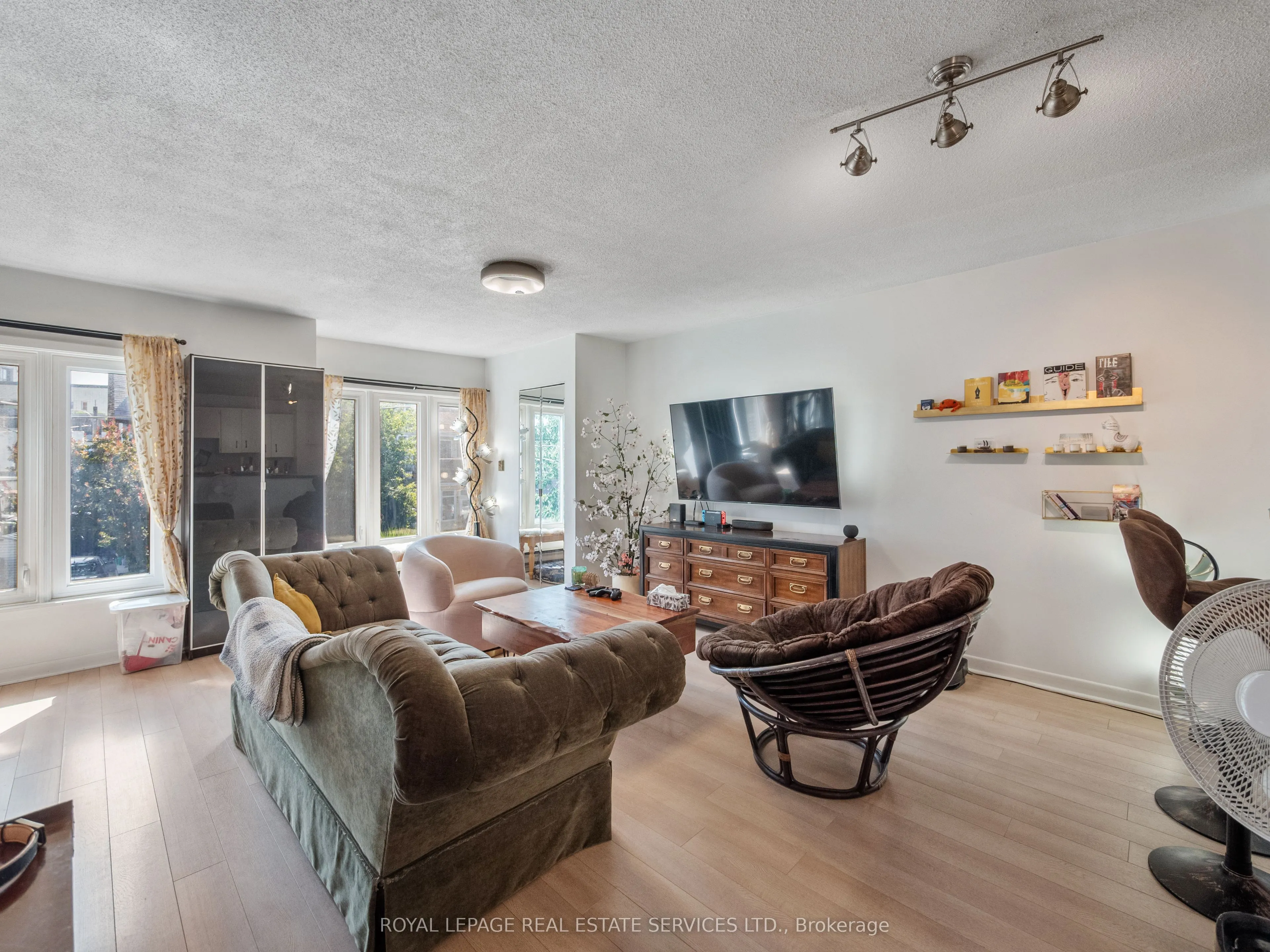 346 Indian Road Crescent