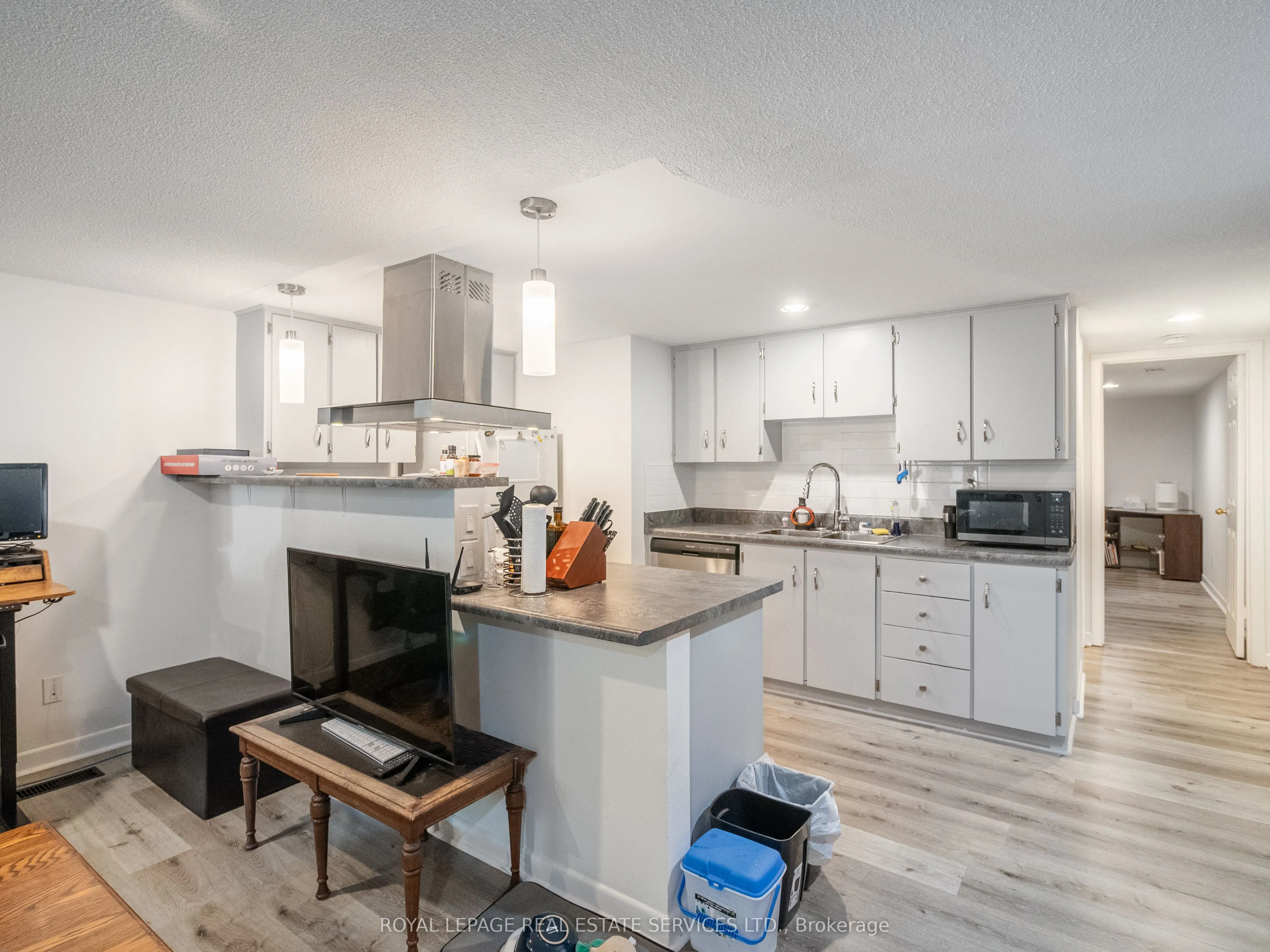 346 Indian Road Crescent