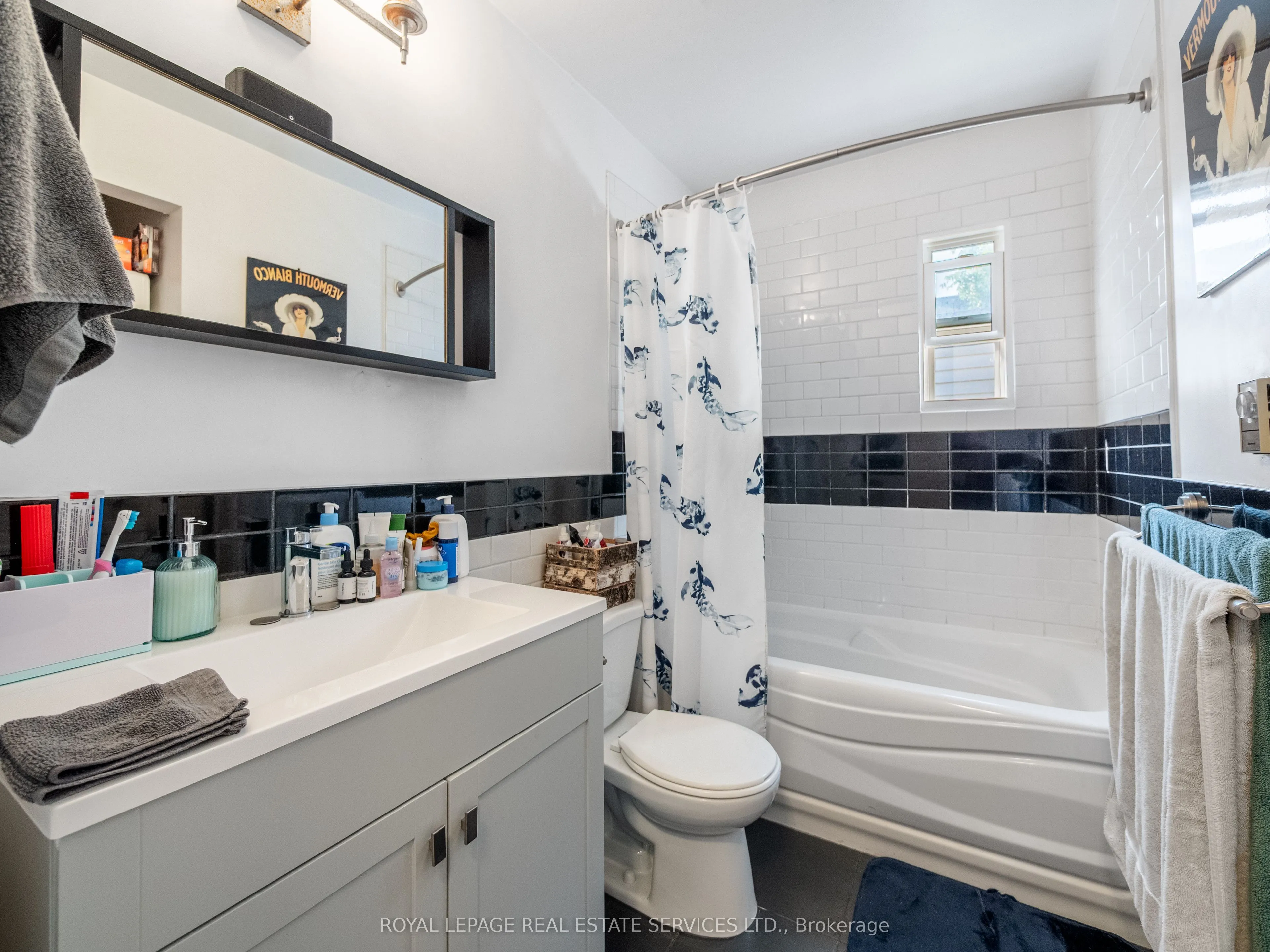 346 Indian Road Crescent