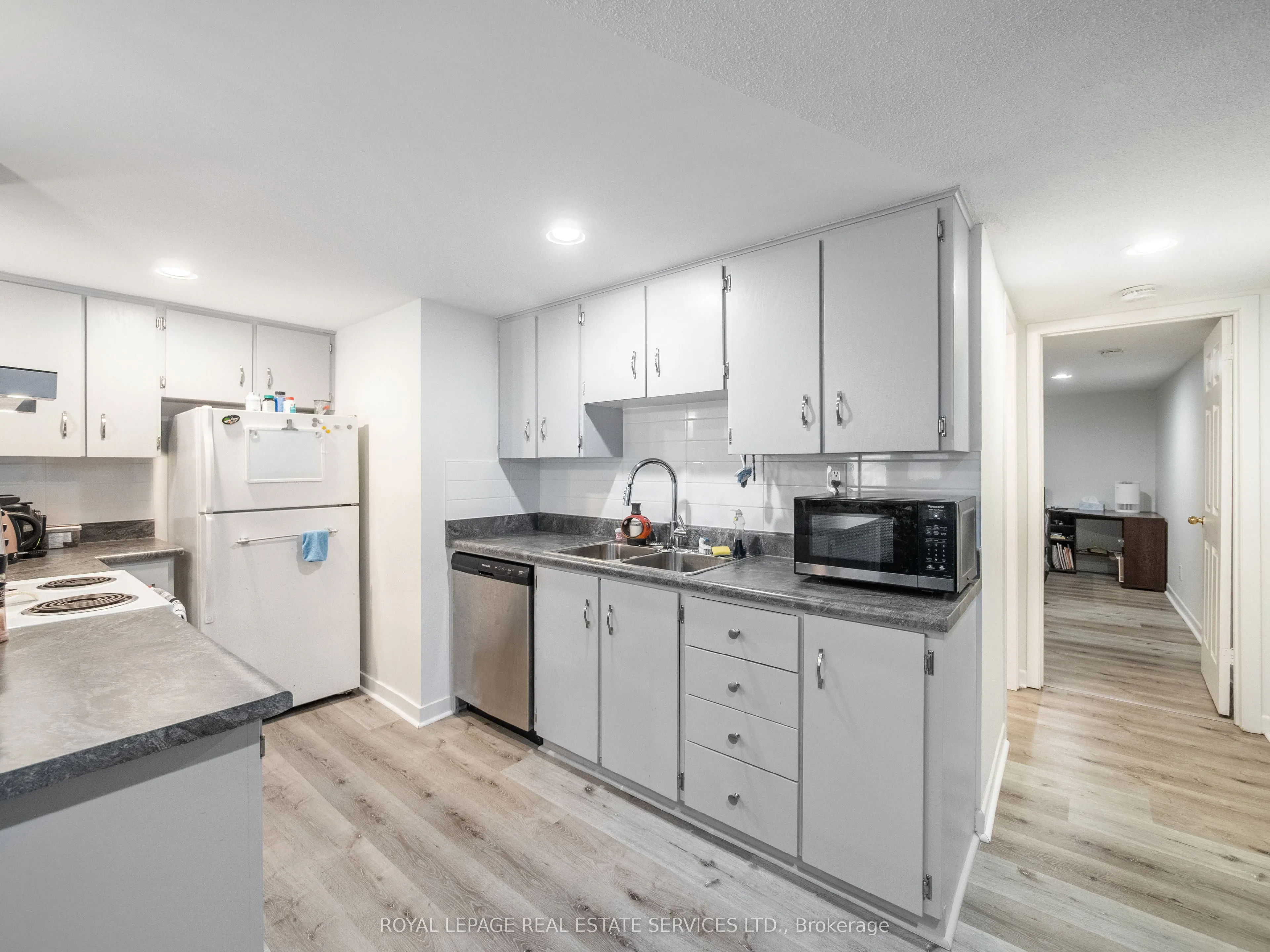 346 Indian Road Crescent
