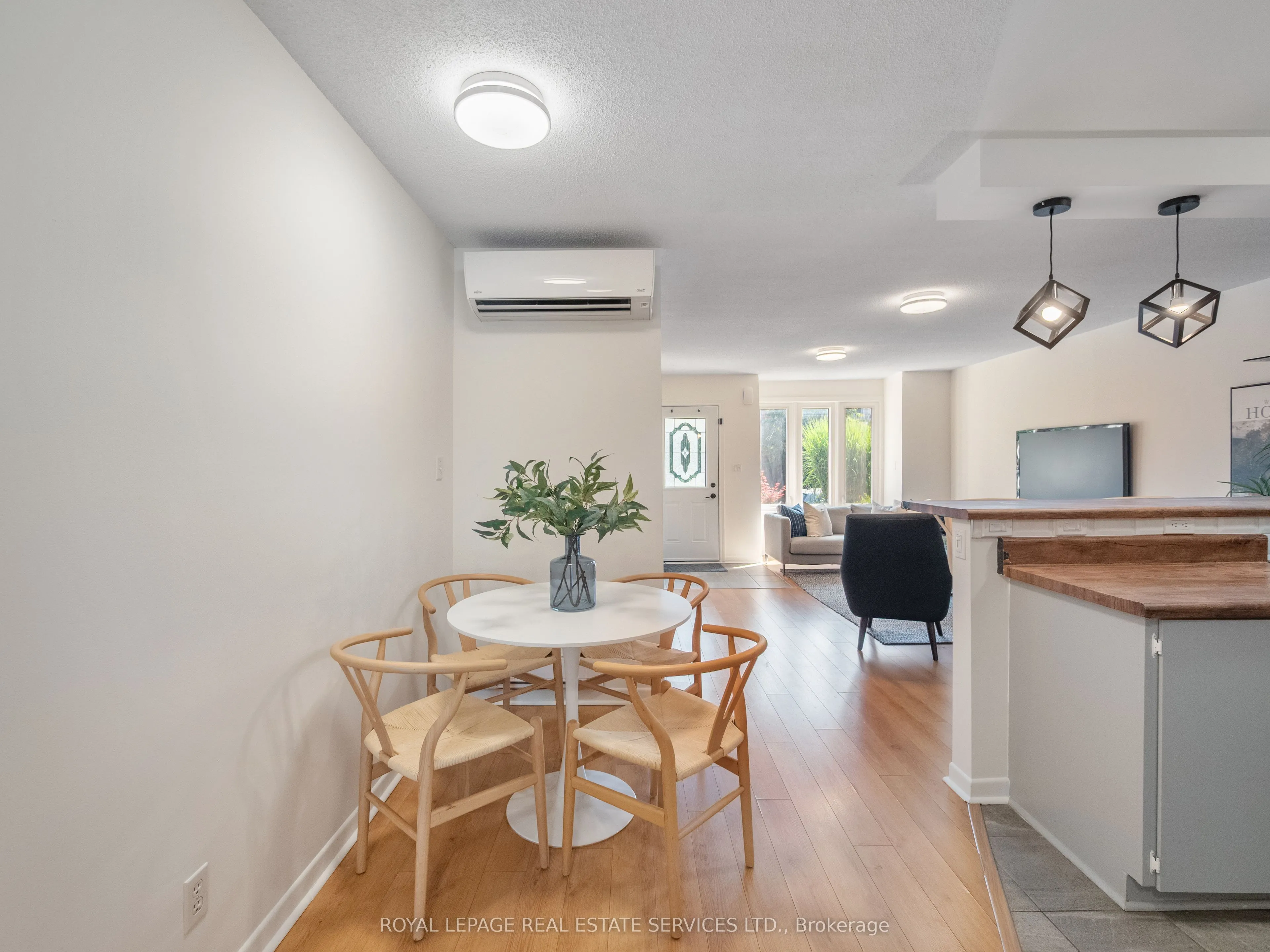 346 Indian Road Crescent