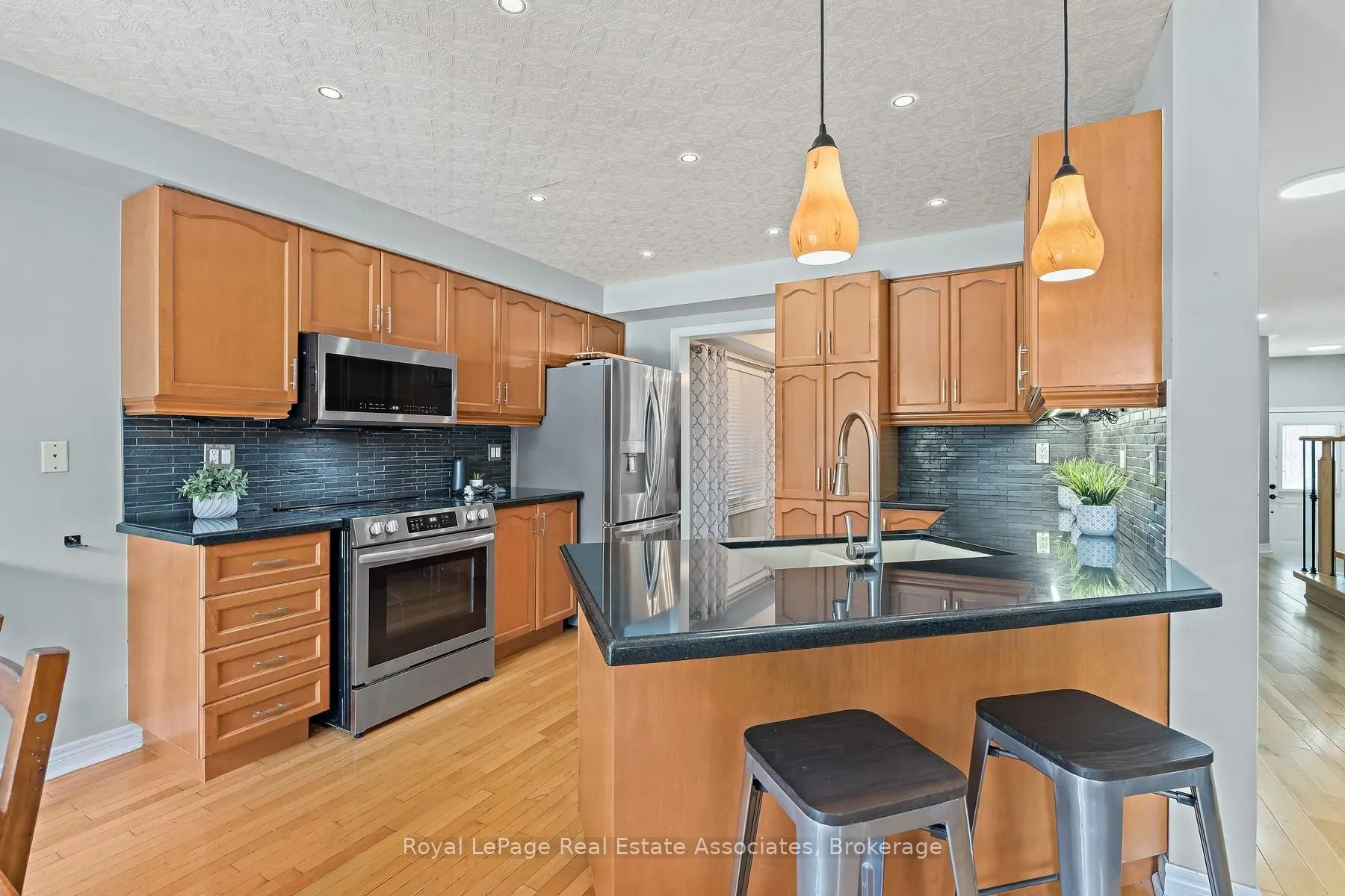 1069 Knotty Pine Grove
