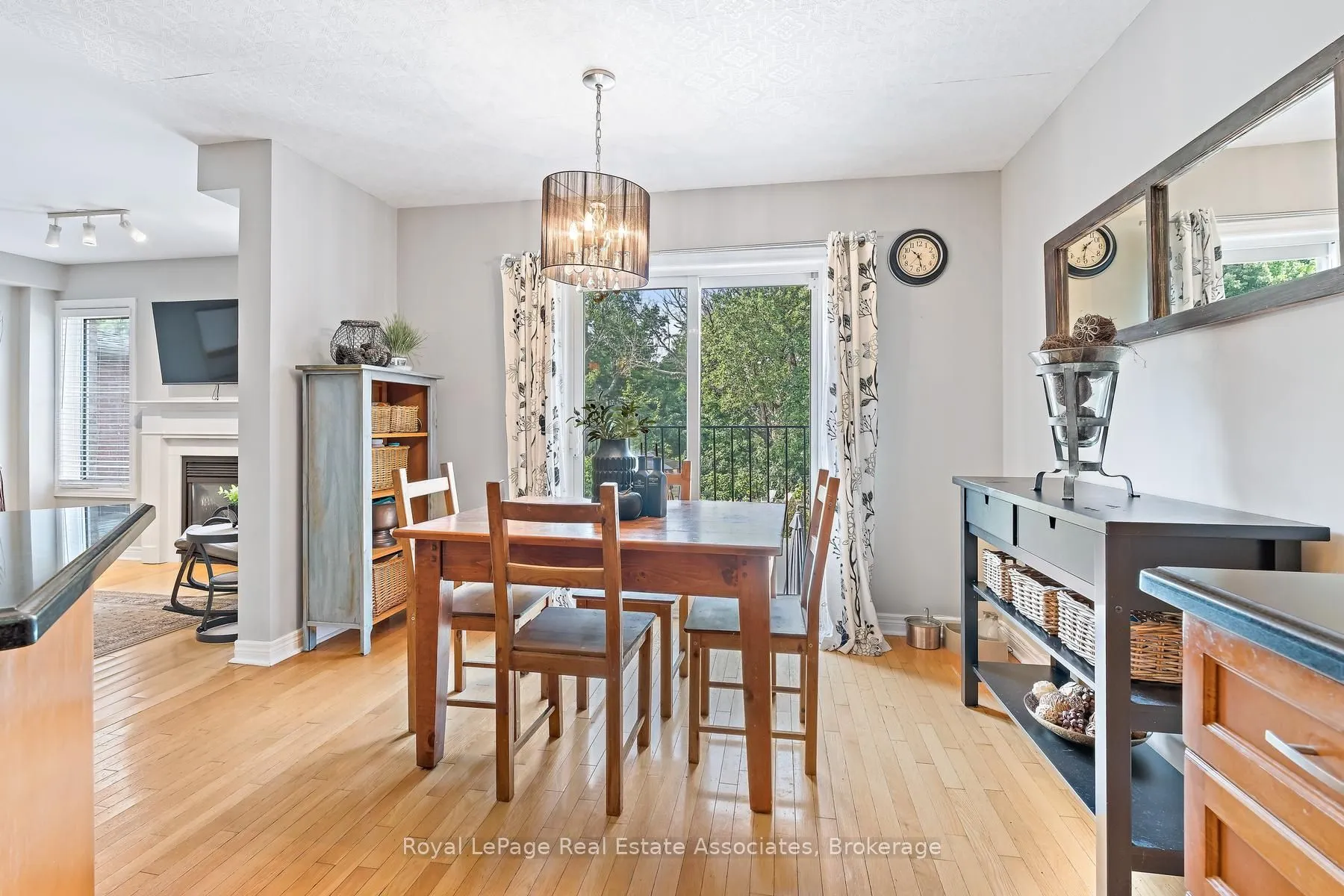 1069 Knotty Pine Grove