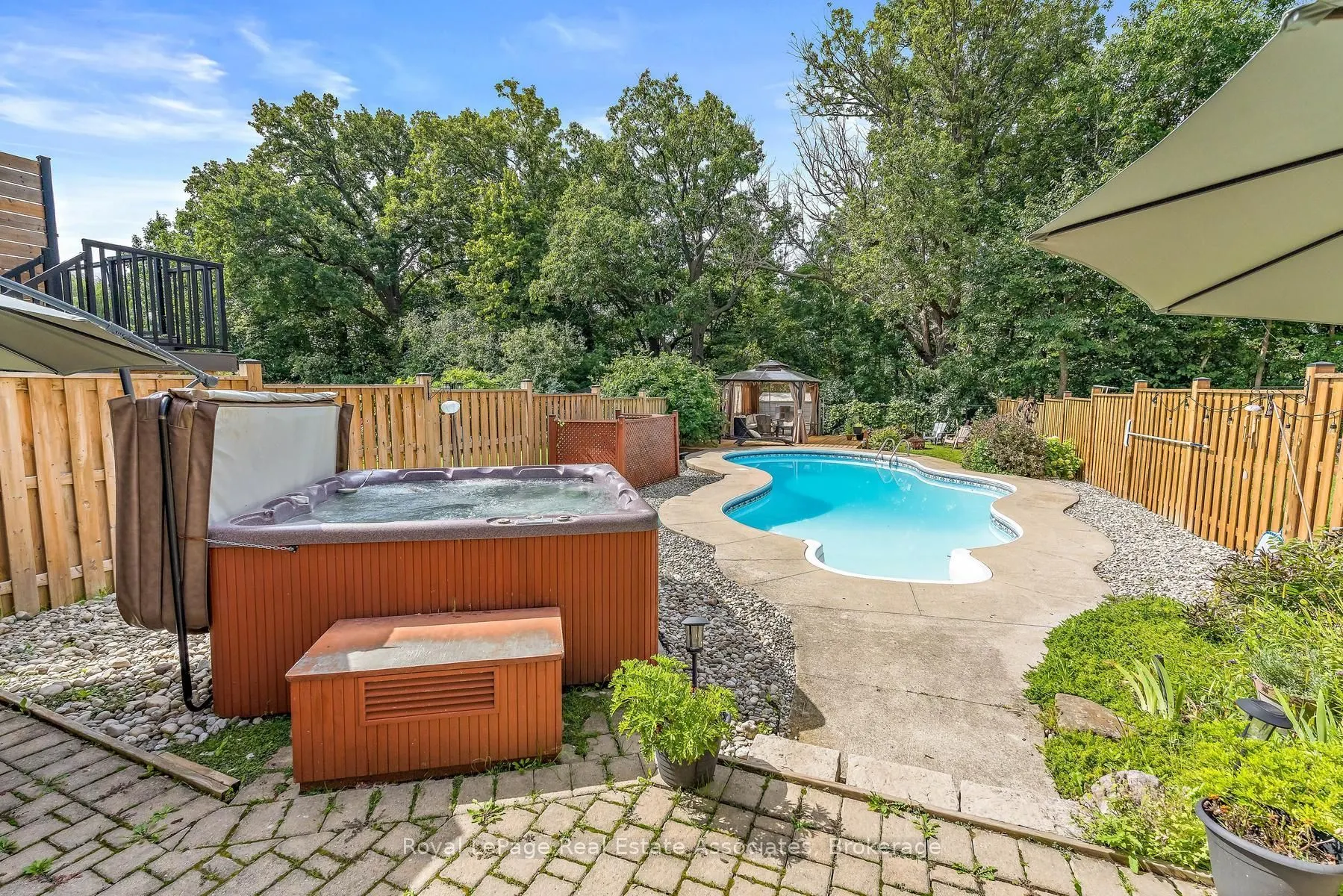 1069 Knotty Pine Grove