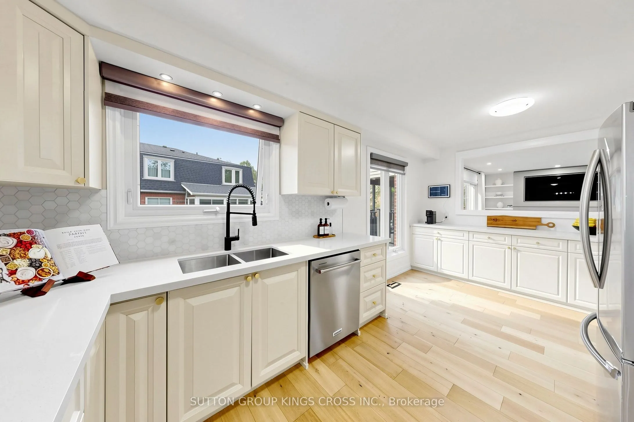 360 Isabella Avenue