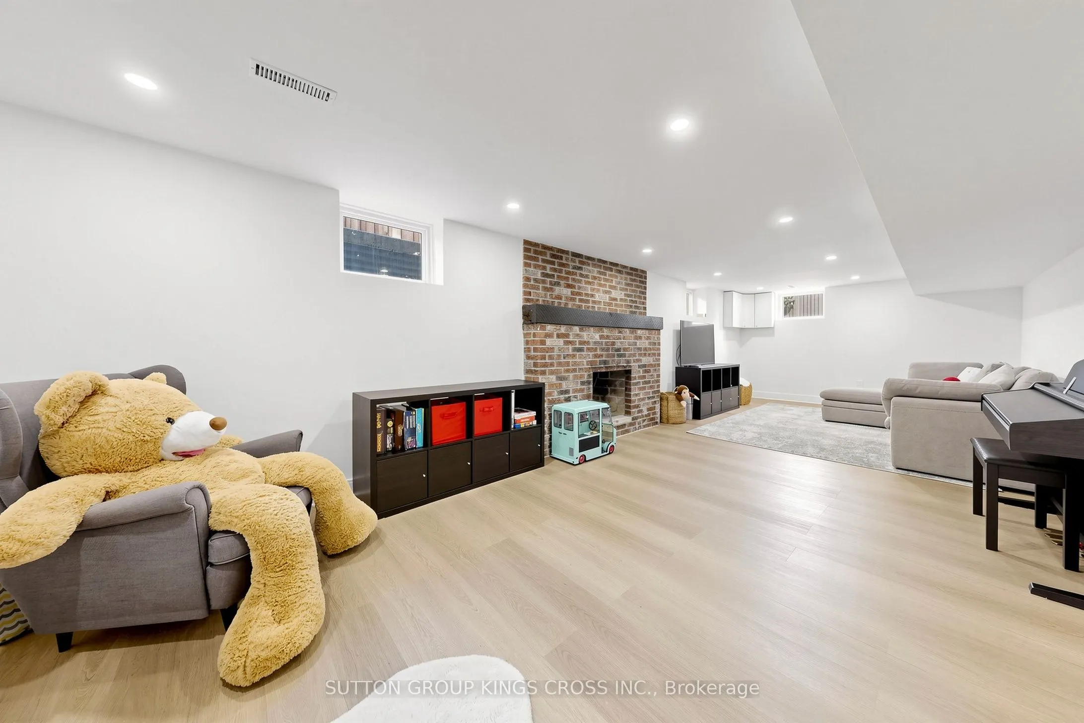 360 Isabella Avenue