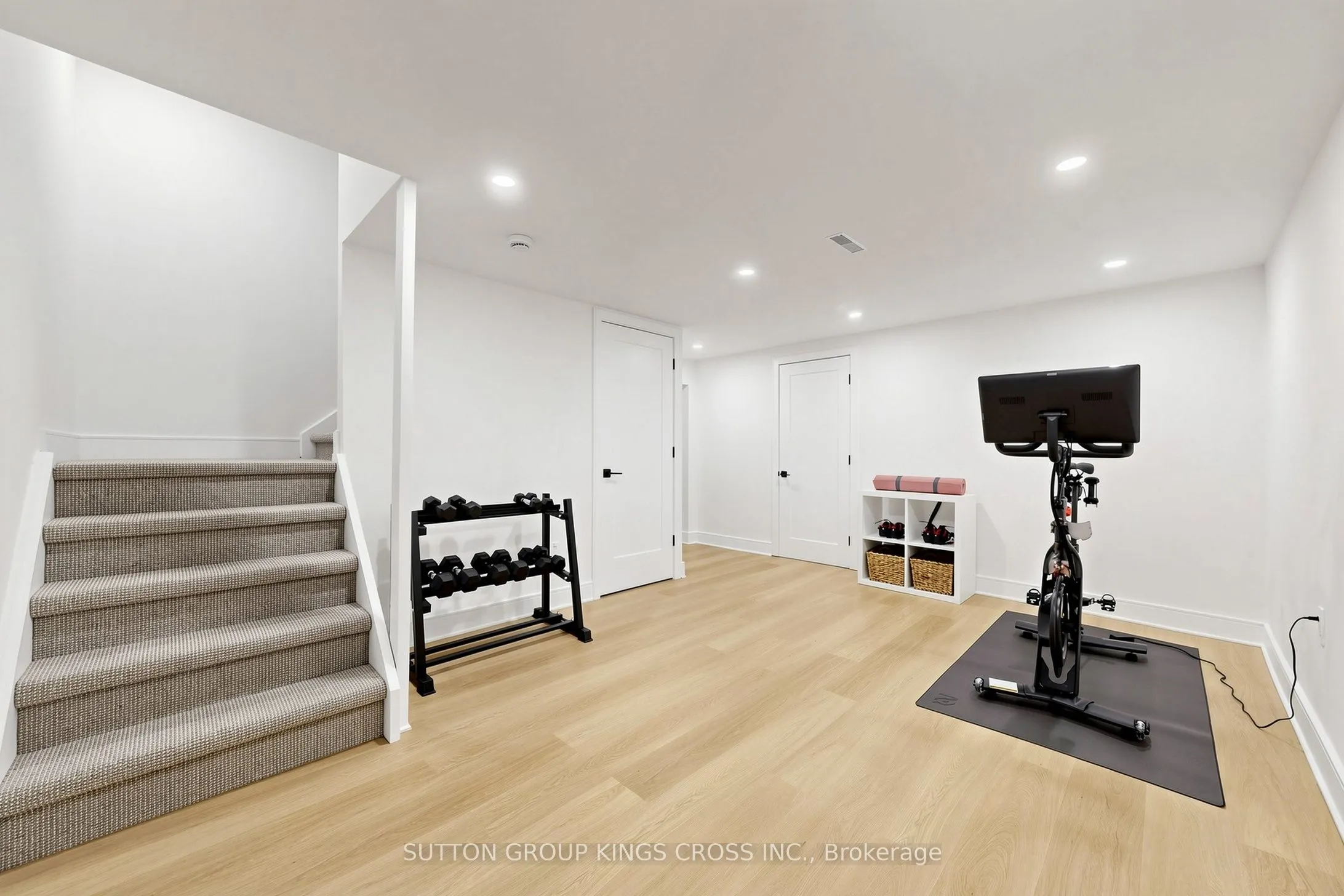 360 Isabella Avenue