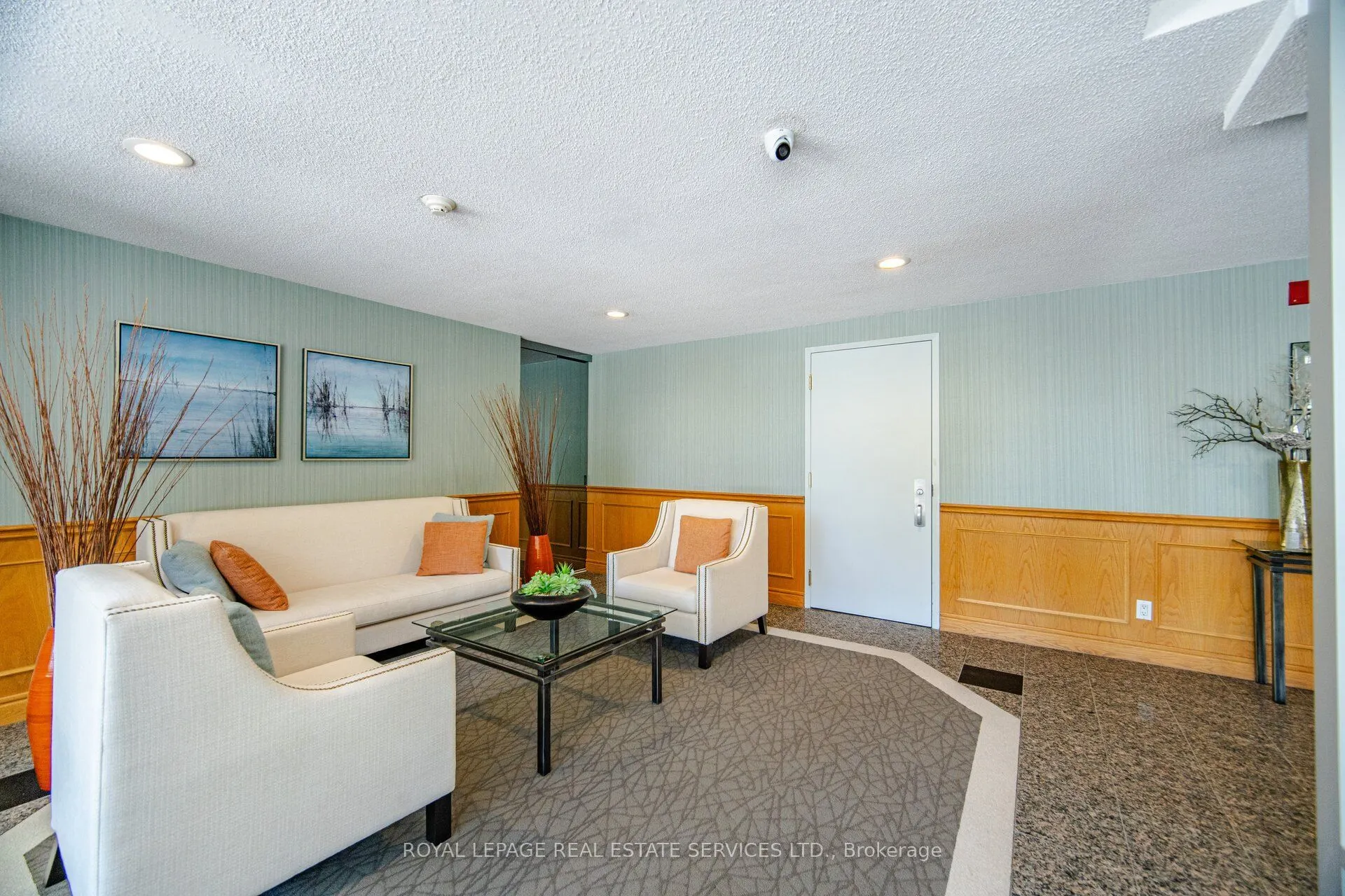 30 Anglesey Boulevard #PH403