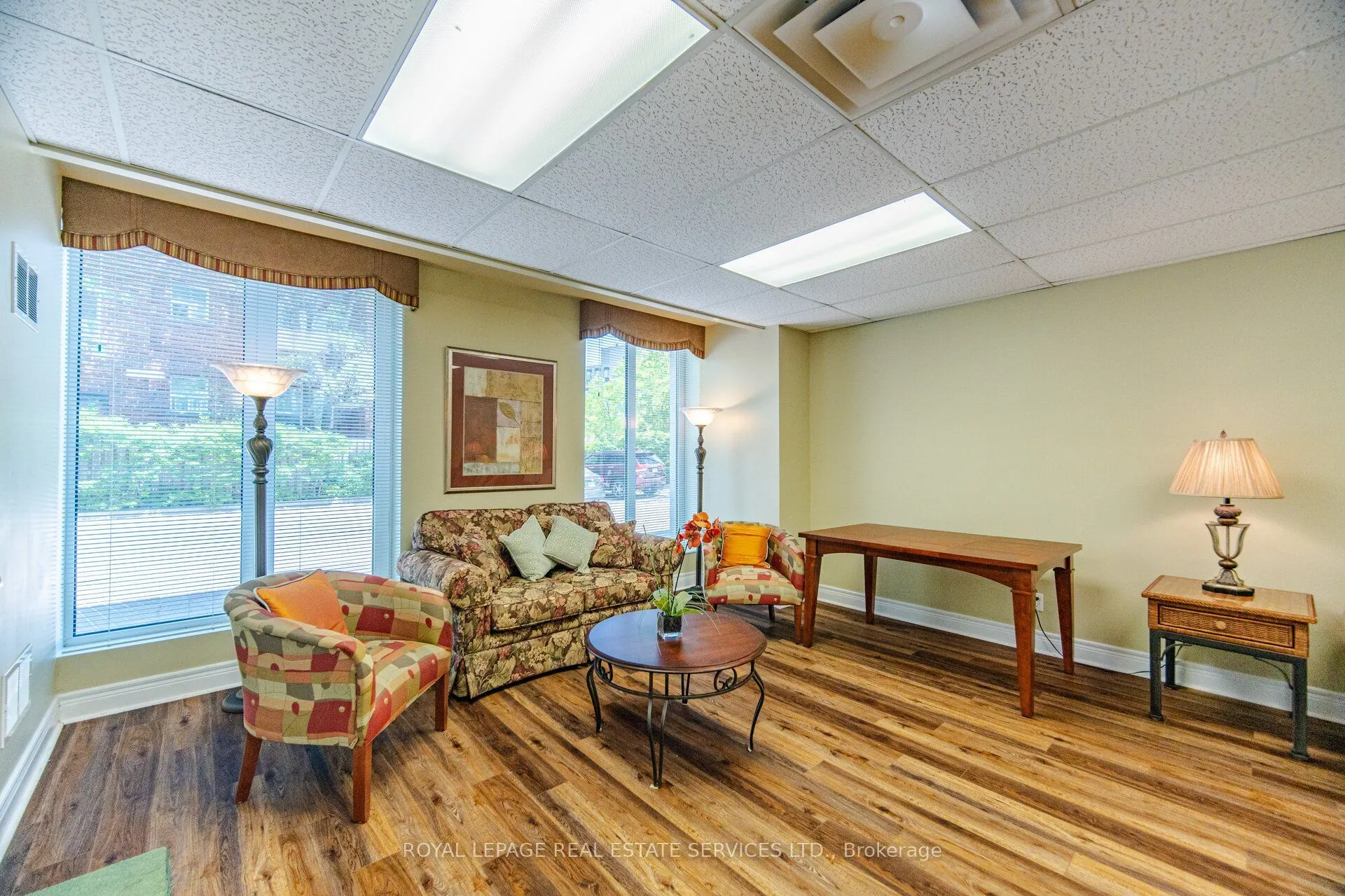 30 Anglesey Boulevard #PH403