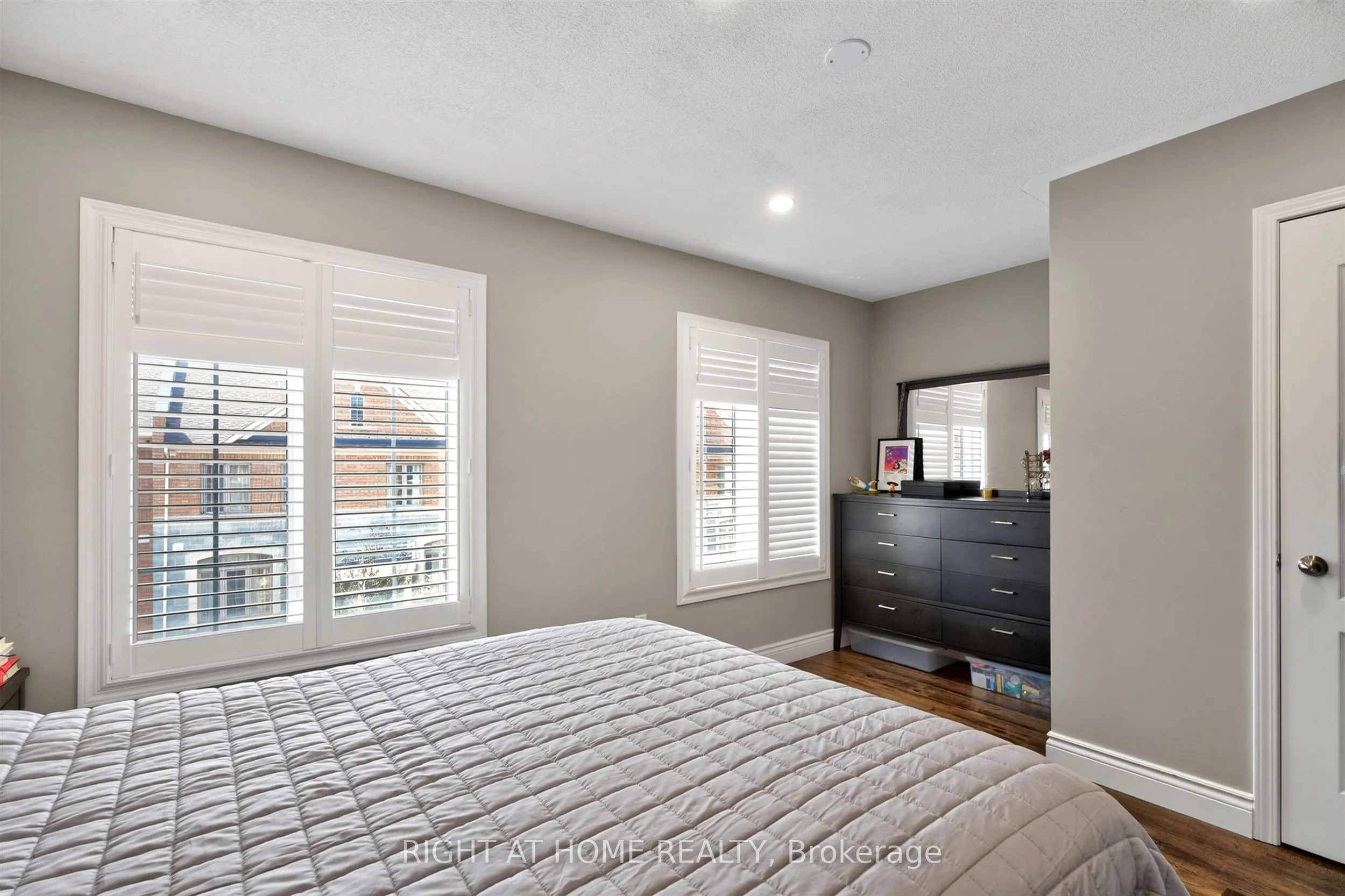 7201 Triumph Lane #12
