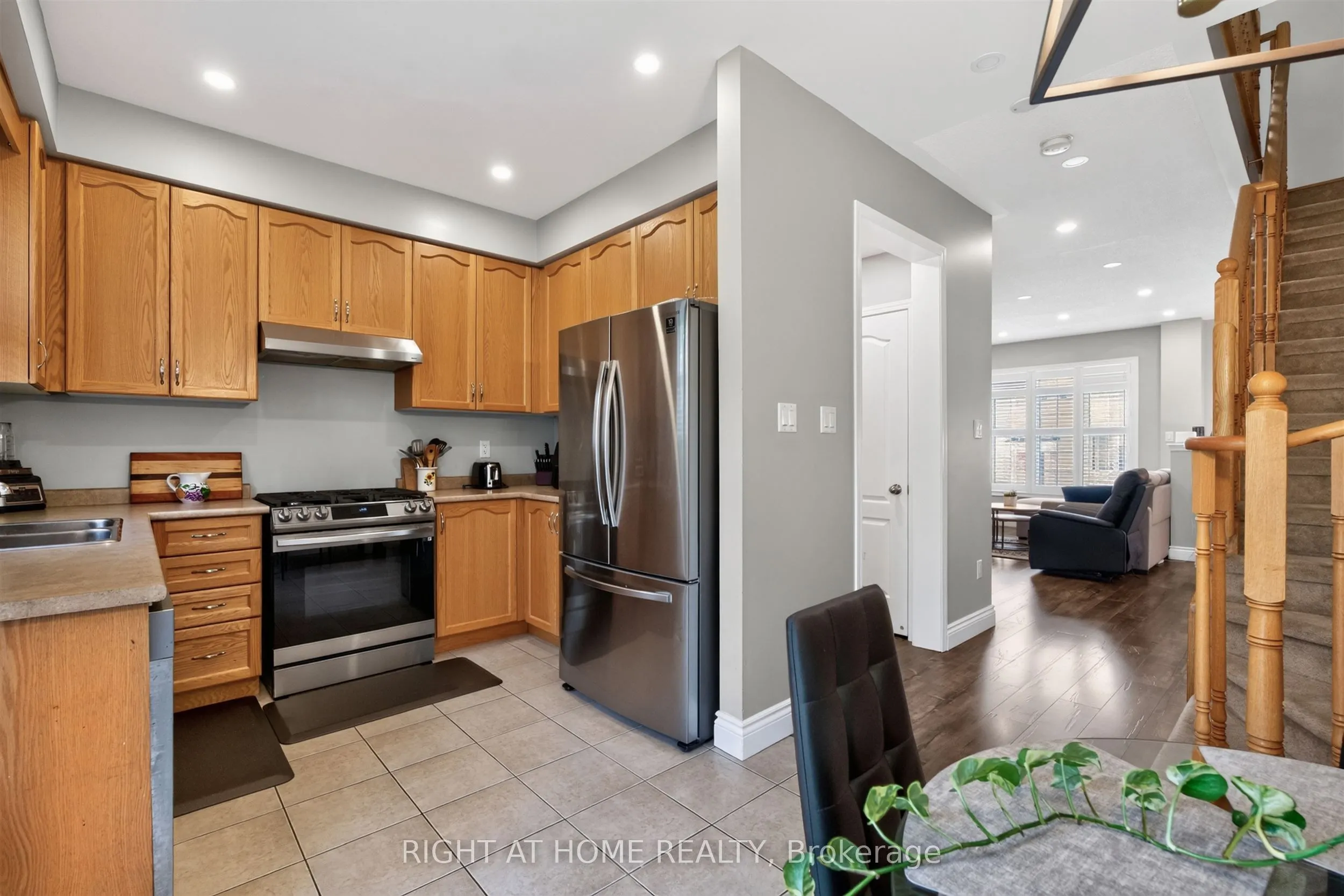 7201 Triumph Lane #12