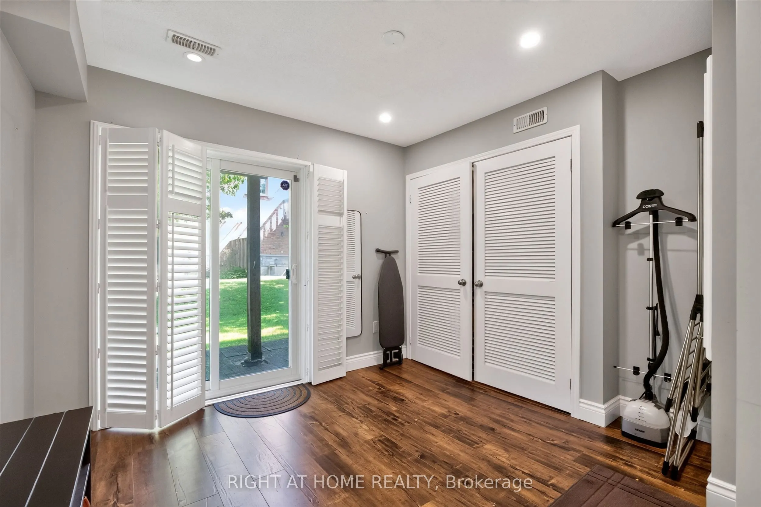 7201 Triumph Lane #12