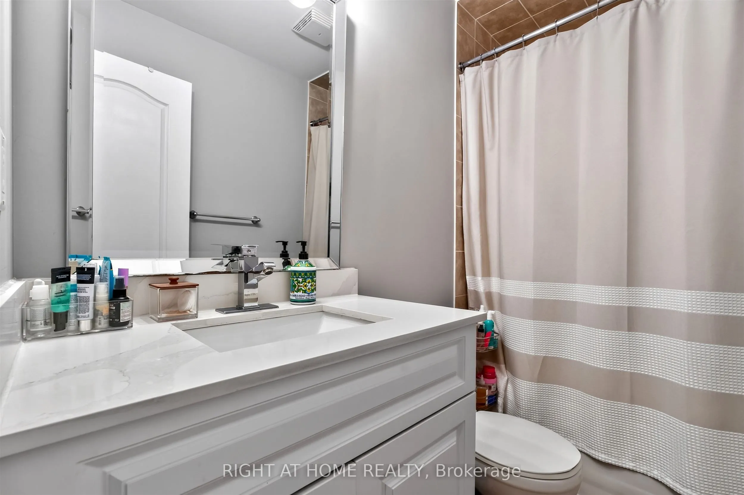 7201 Triumph Lane #12