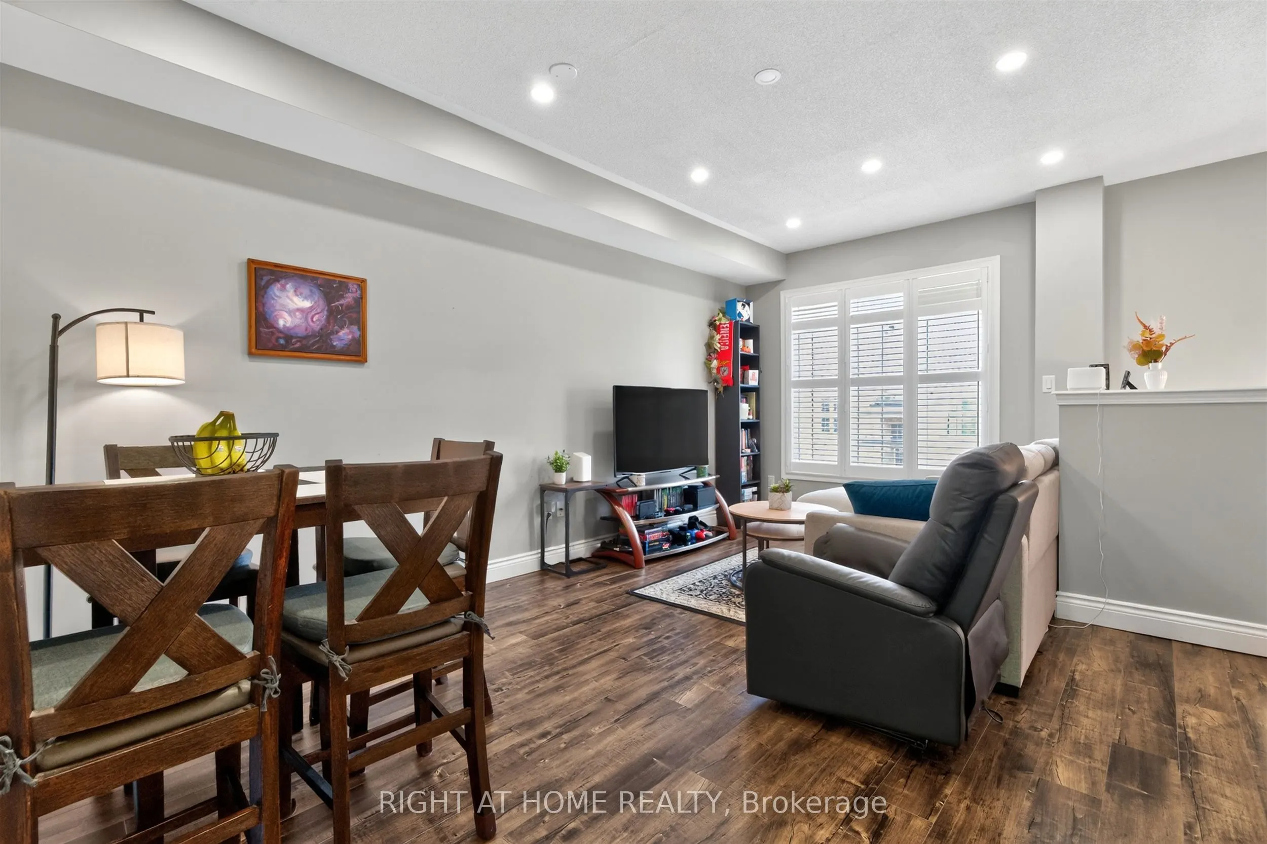 7201 Triumph Lane #12
