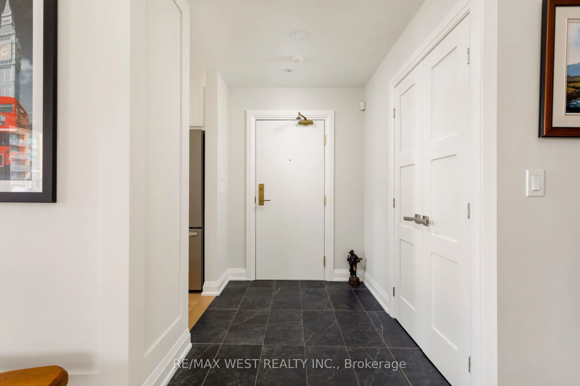 399 Elizabeth Street #905