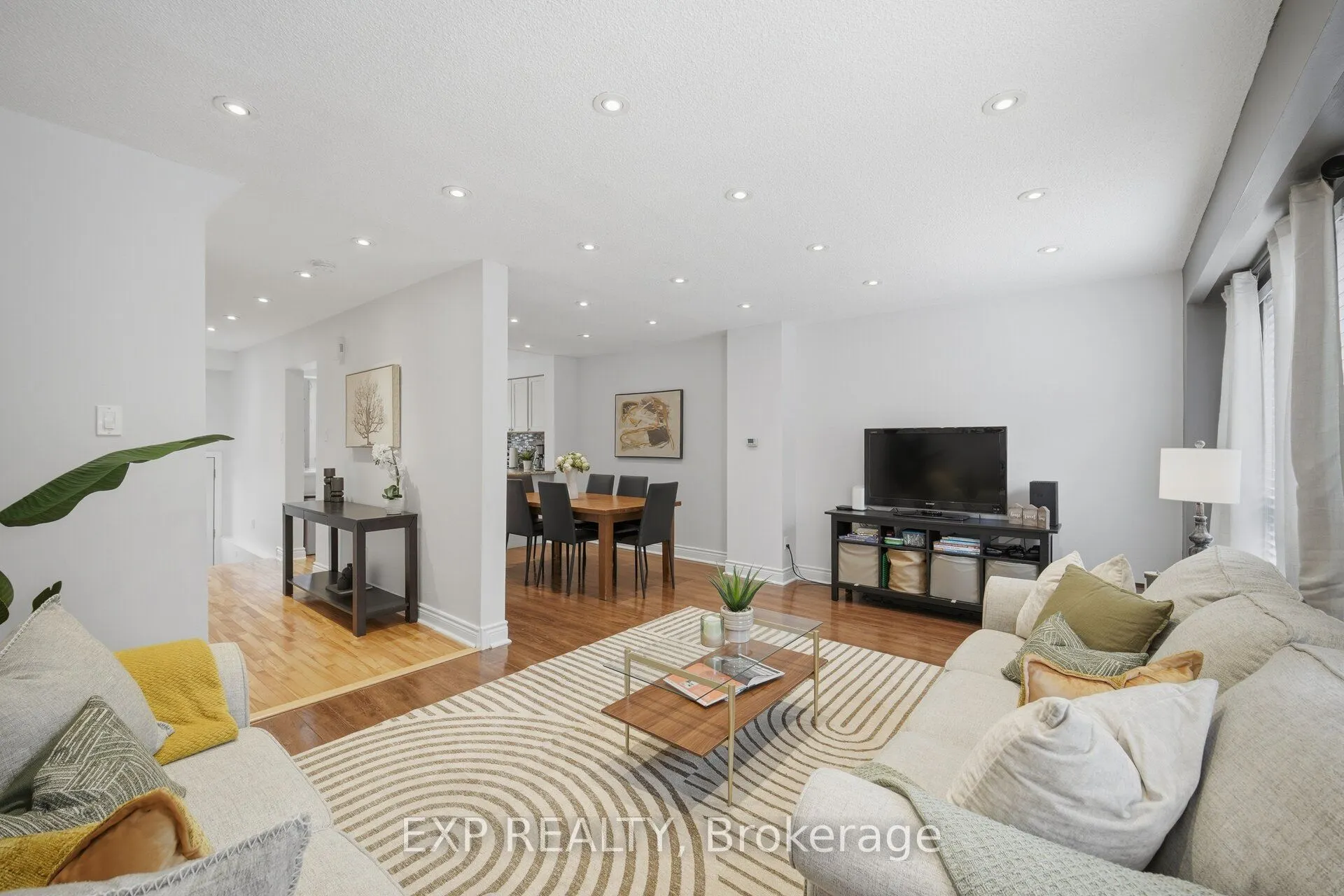 157 Moregate Crescent #11