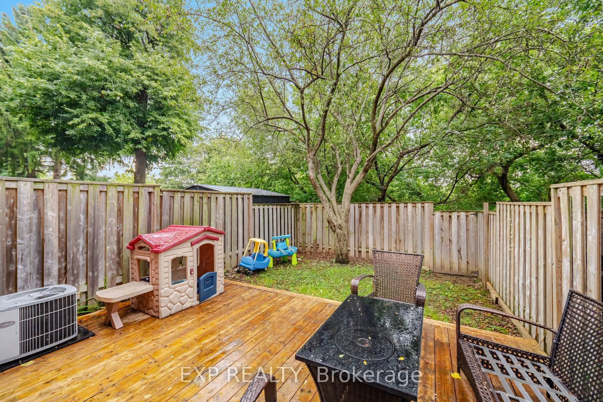 157 Moregate Crescent #11