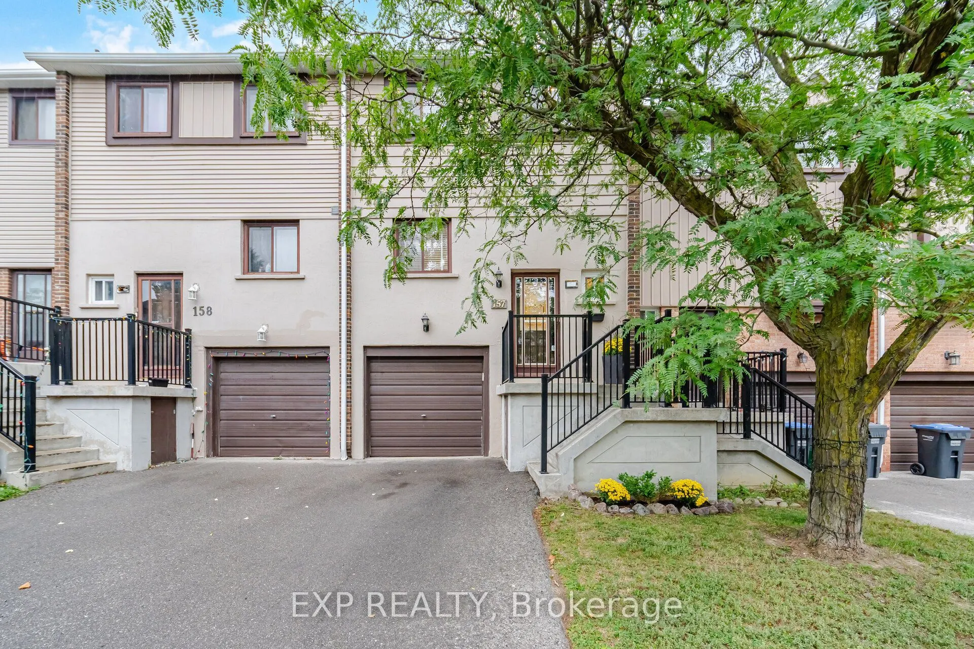 157 Moregate Crescent #11