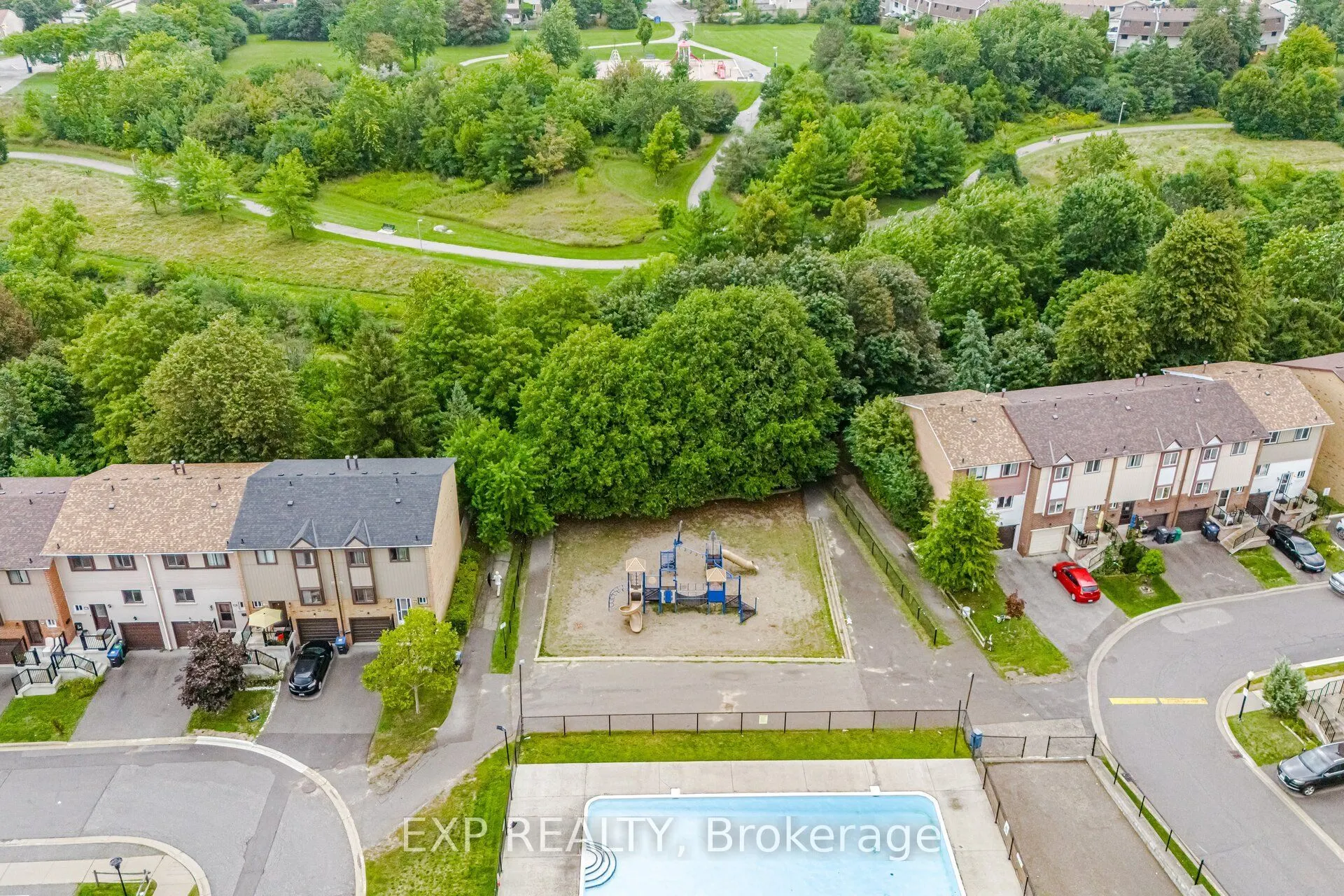 157 Moregate Crescent #11