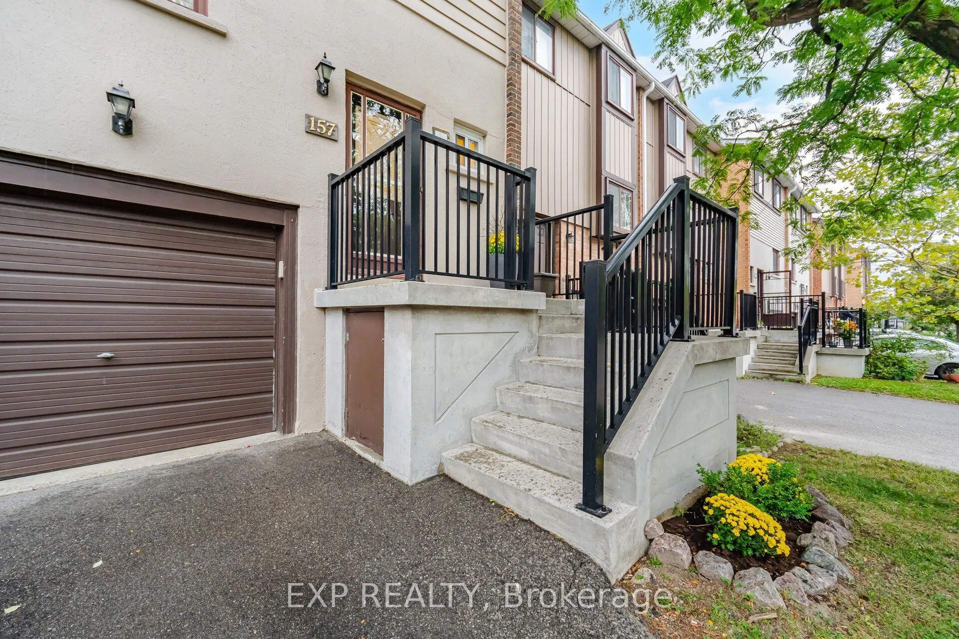 157 Moregate Crescent #11