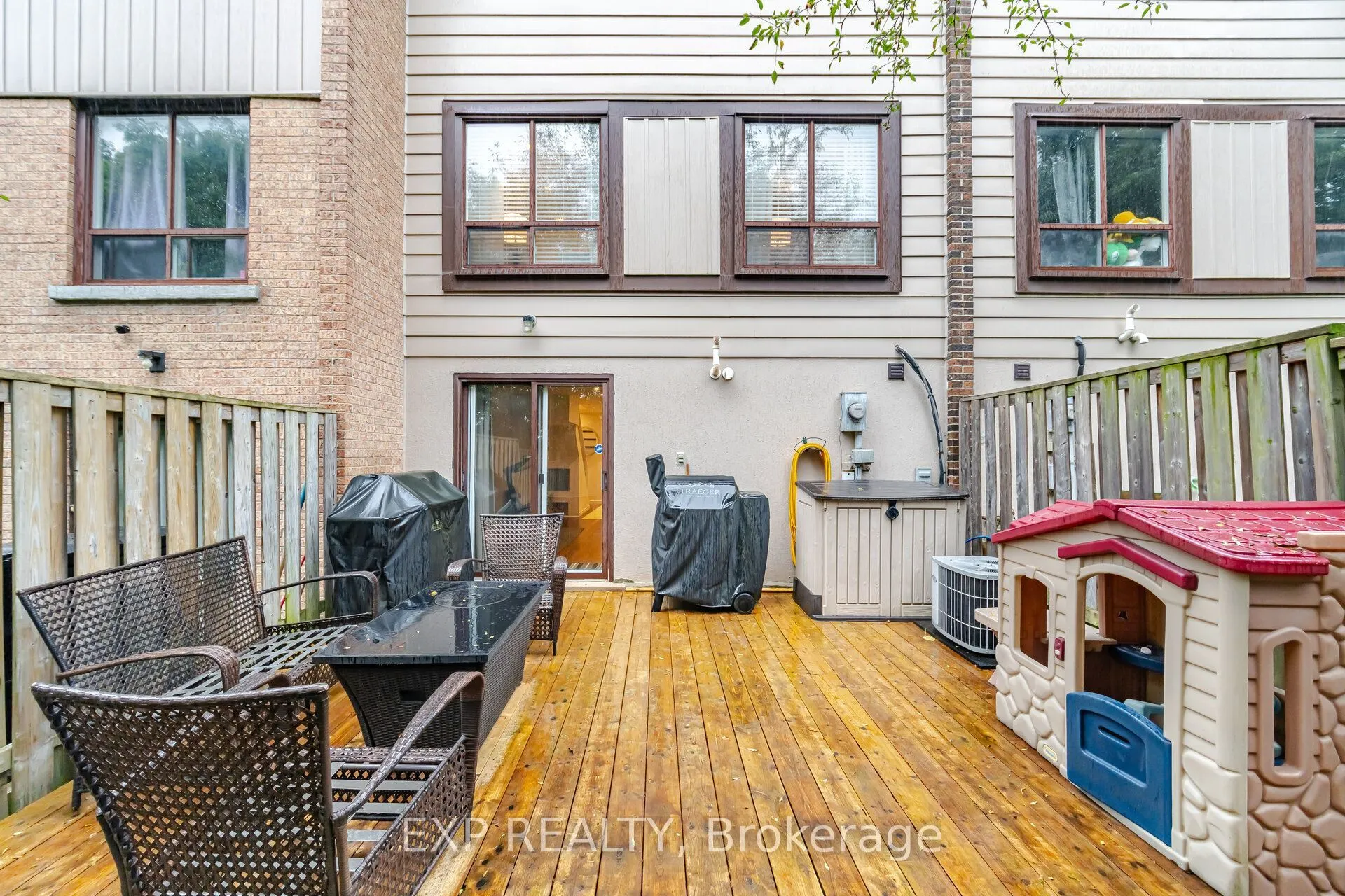 157 Moregate Crescent #11