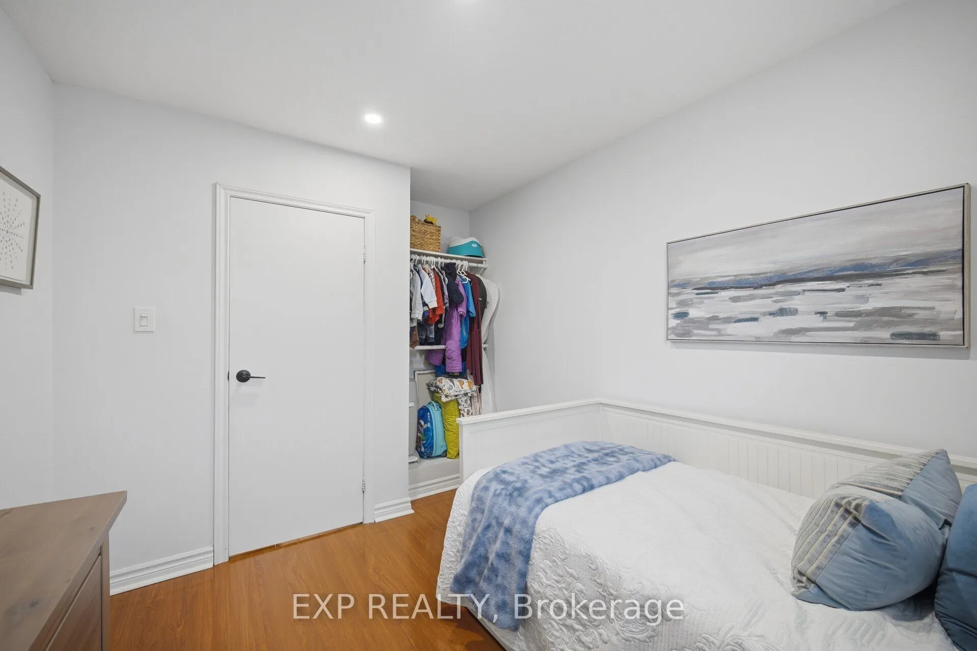 157 Moregate Crescent #11
