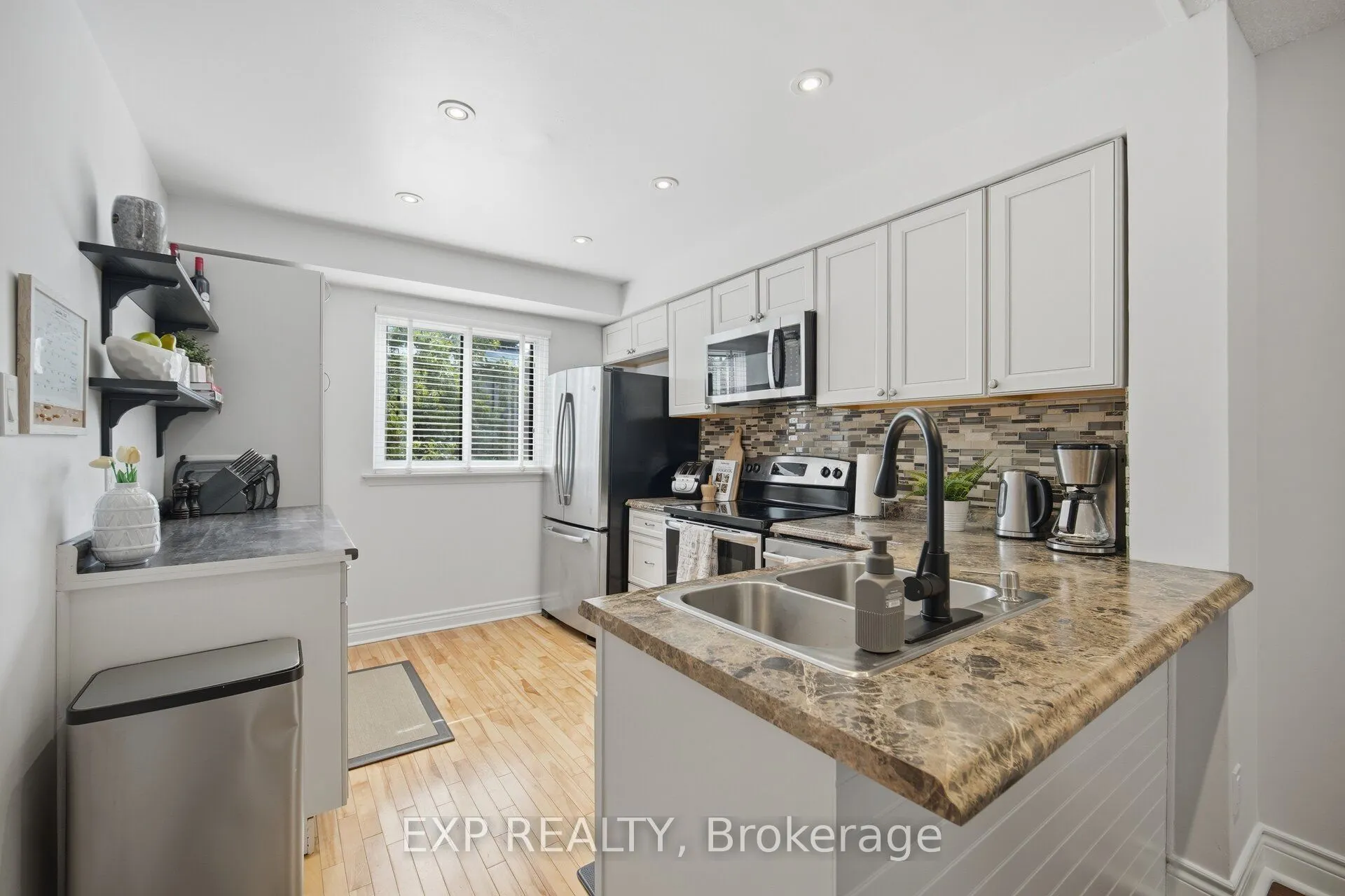 157 Moregate Crescent #11