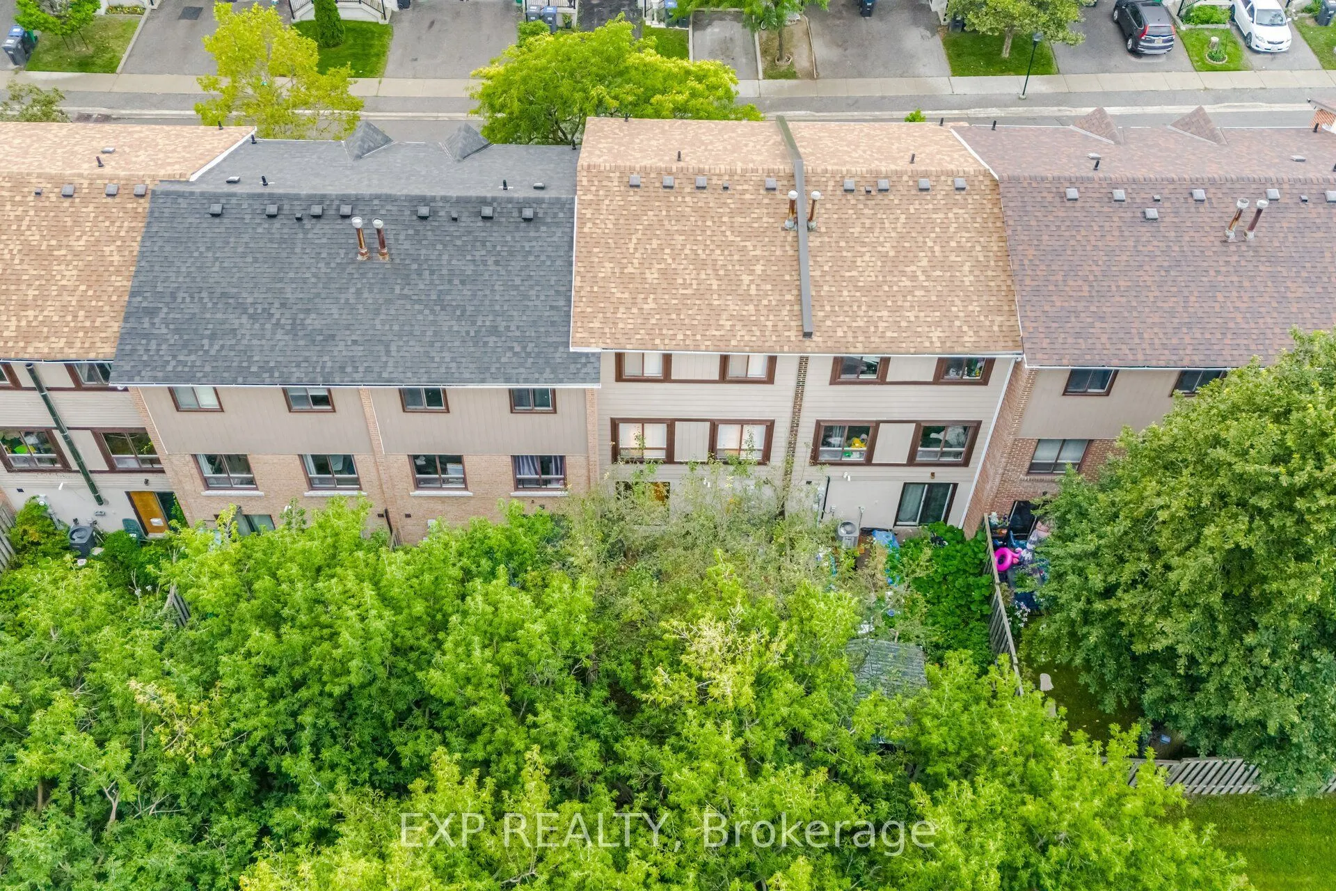 157 Moregate Crescent #11