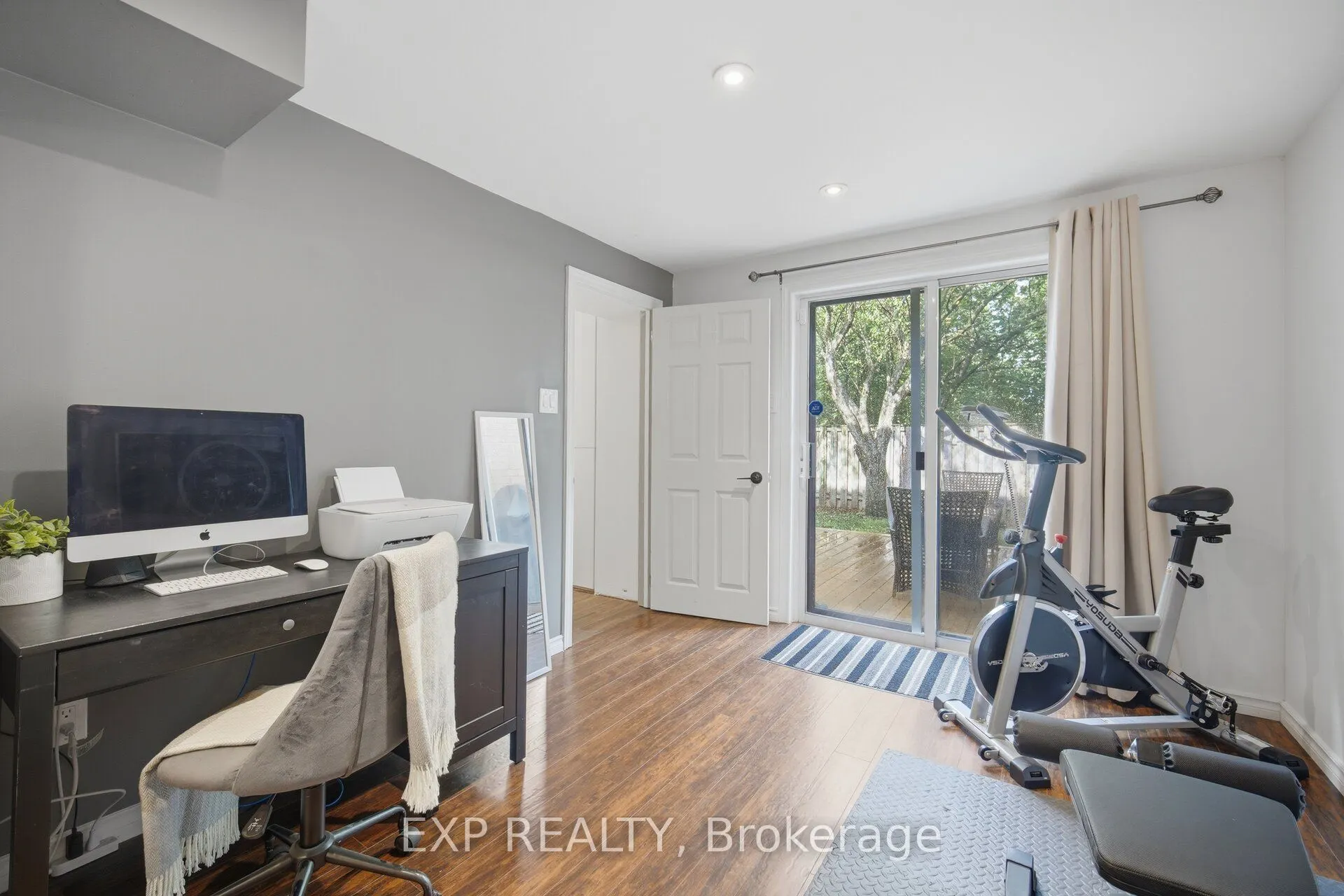 157 Moregate Crescent #11
