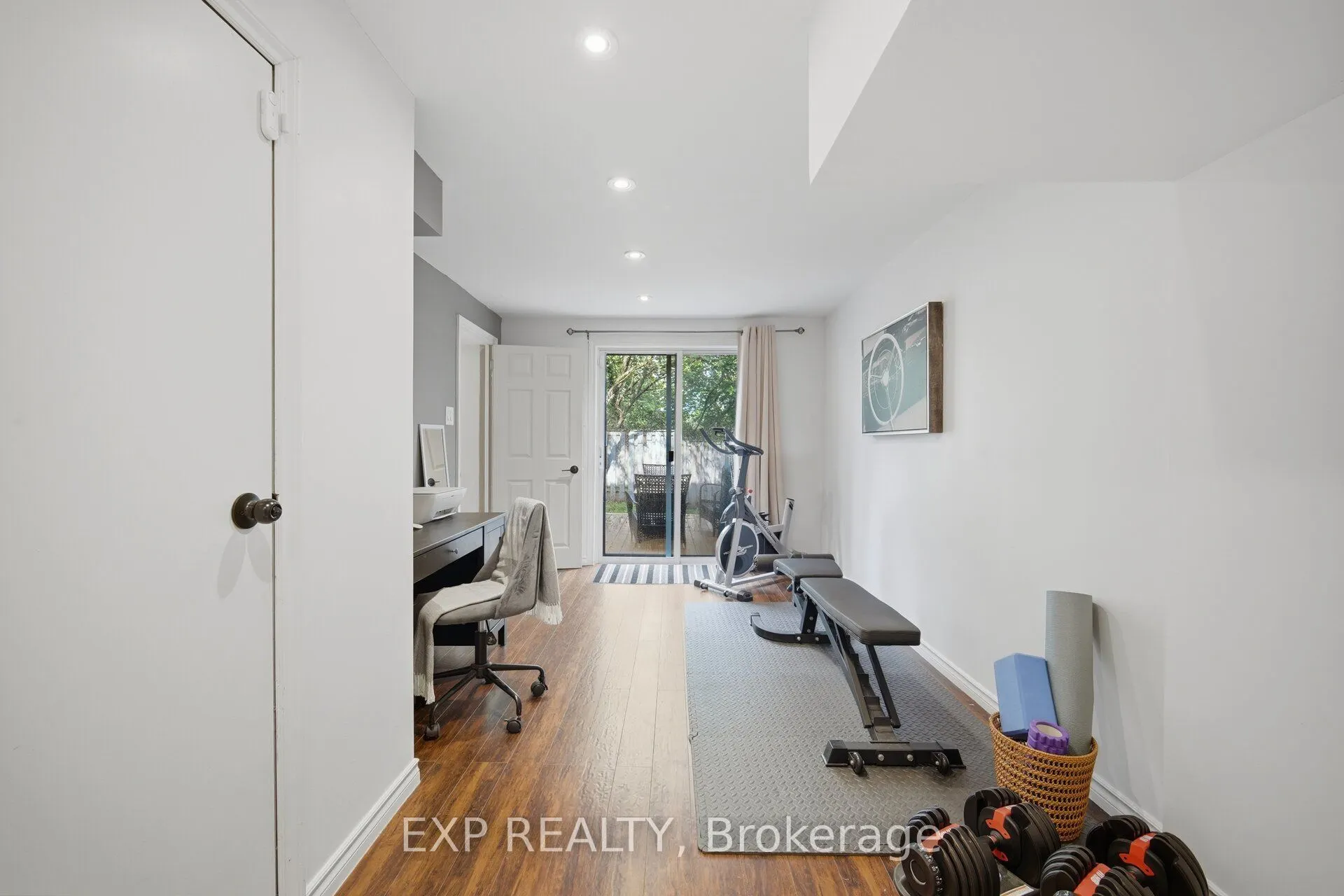 157 Moregate Crescent #11