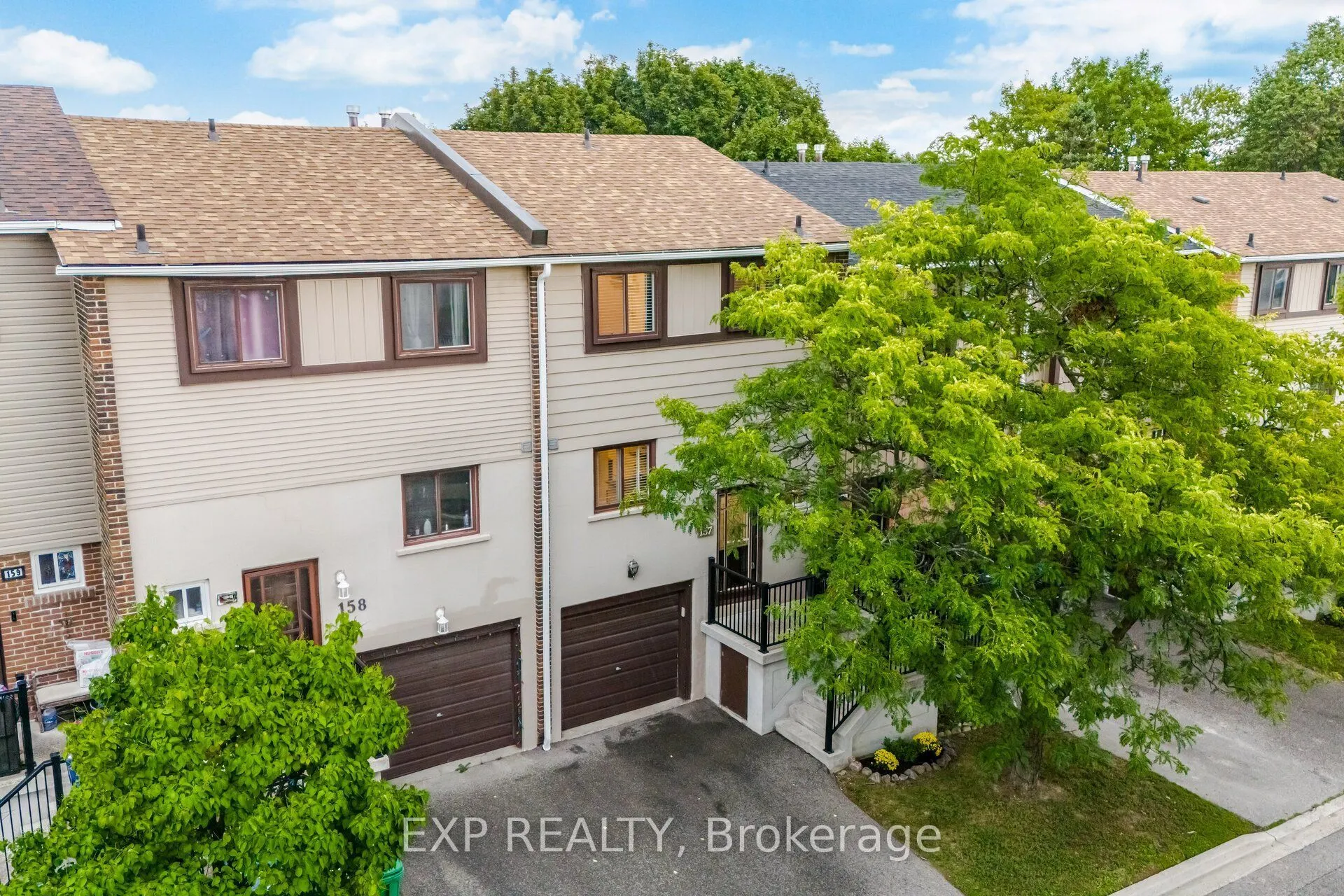 157 Moregate Crescent #11