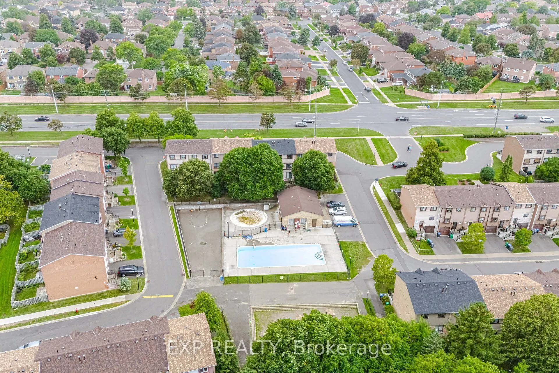 157 Moregate Crescent #11