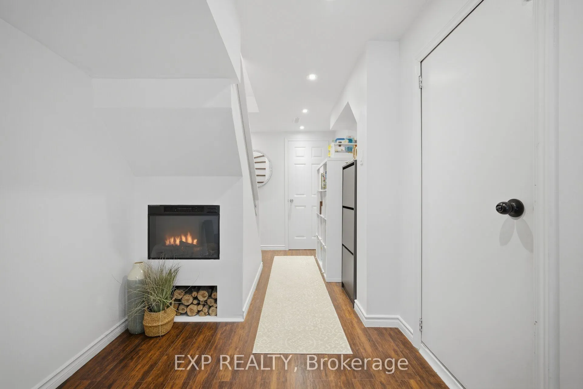157 Moregate Crescent #11