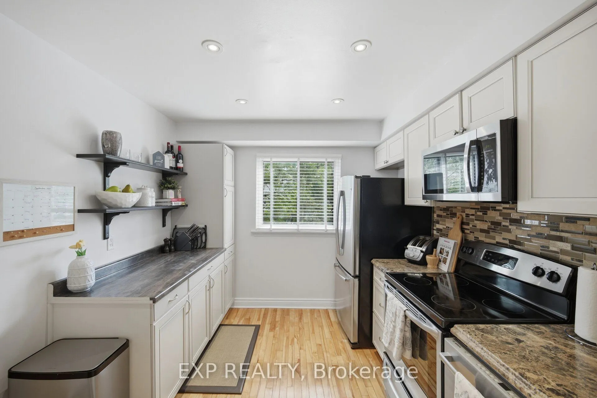 157 Moregate Crescent #11