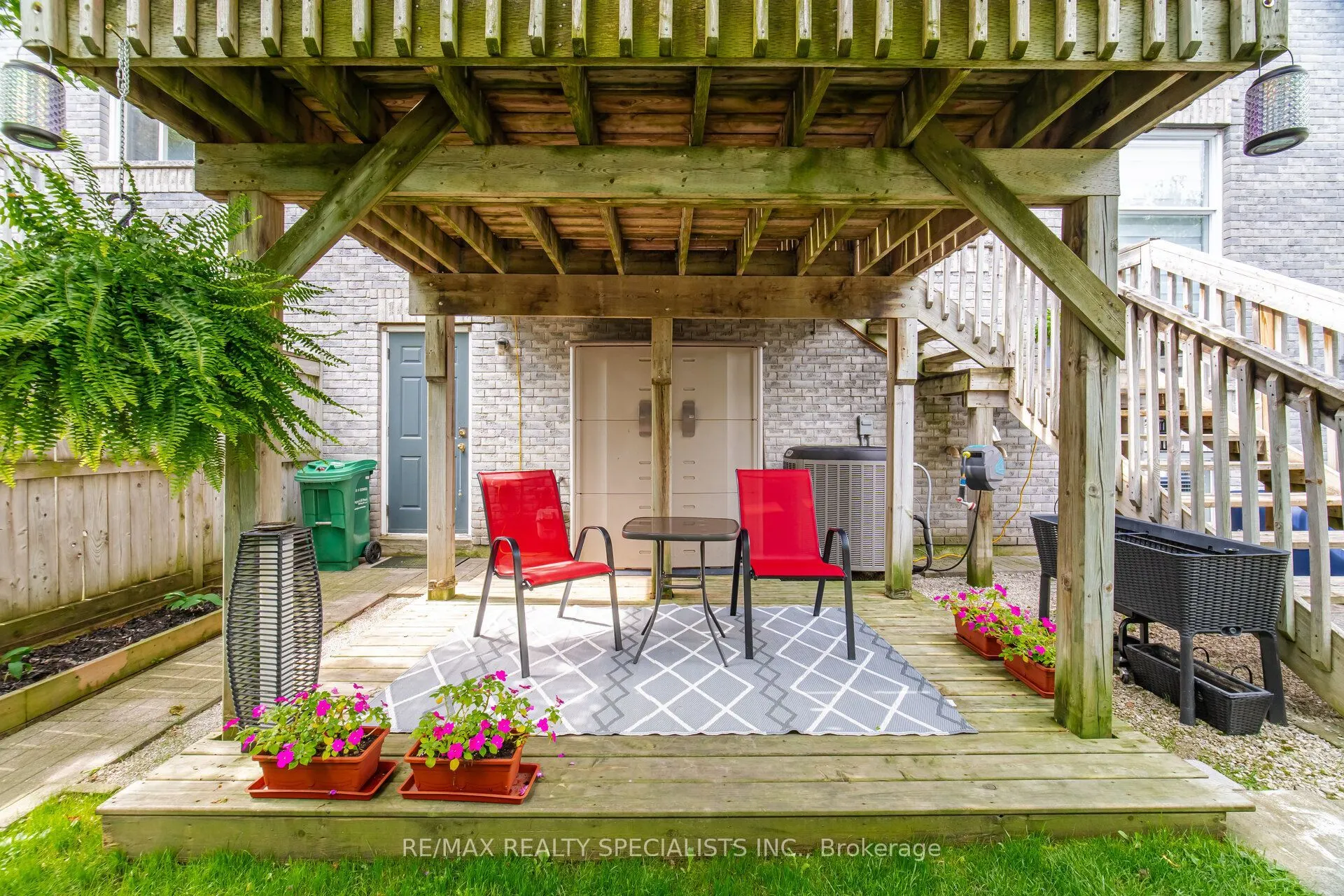 5535 Glen Erin Drive #15
