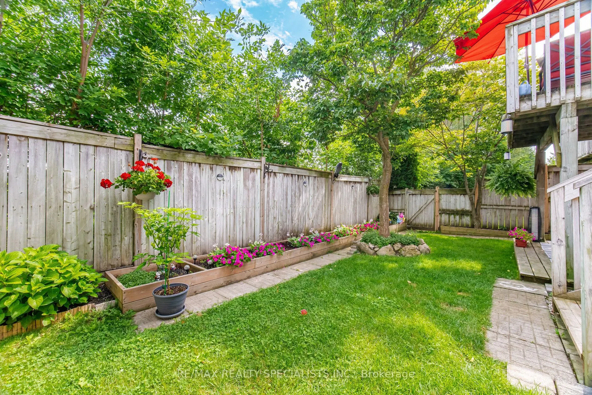 5535 Glen Erin Drive #15