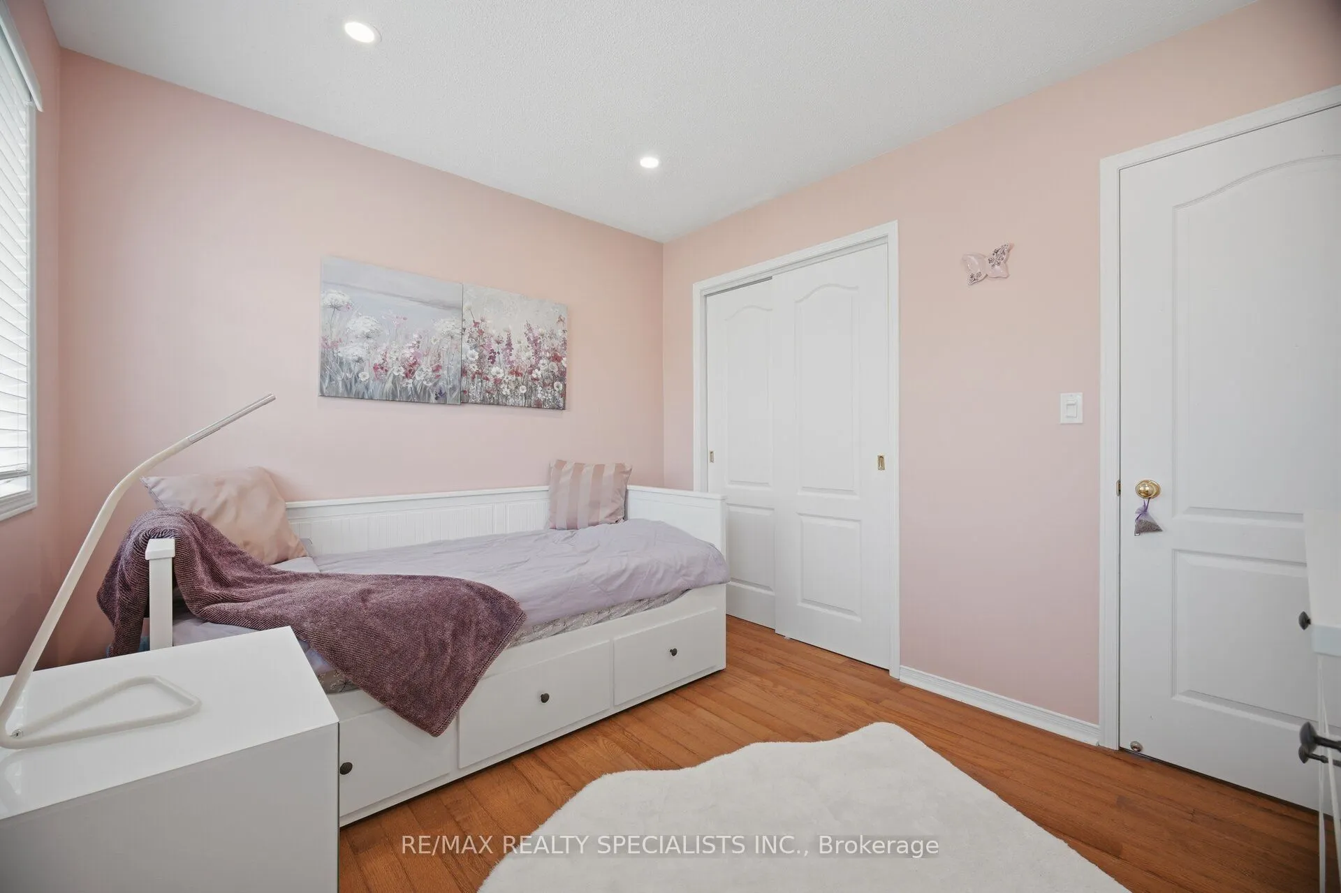 5535 Glen Erin Drive #15