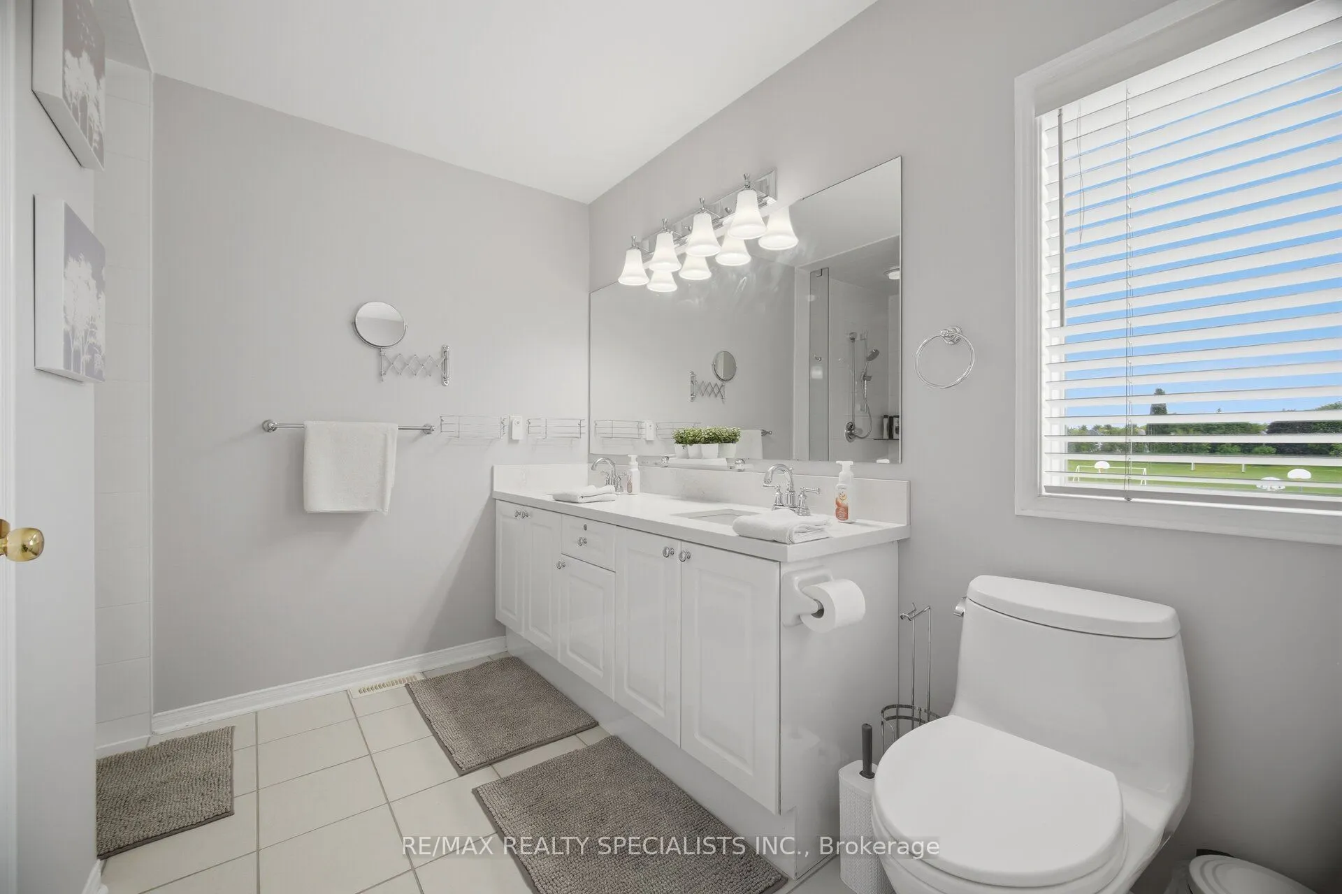 5535 Glen Erin Drive #15
