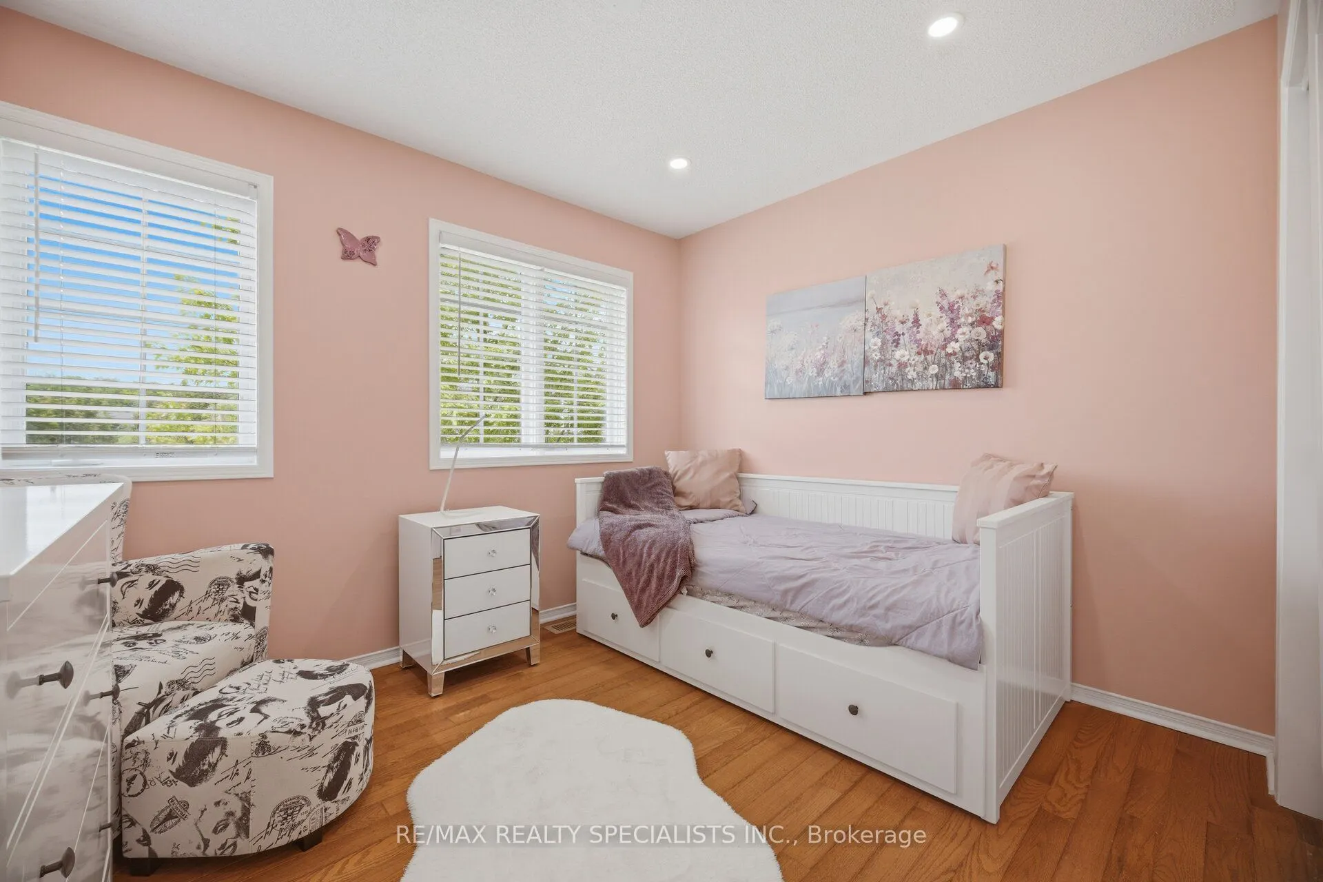 5535 Glen Erin Drive #15