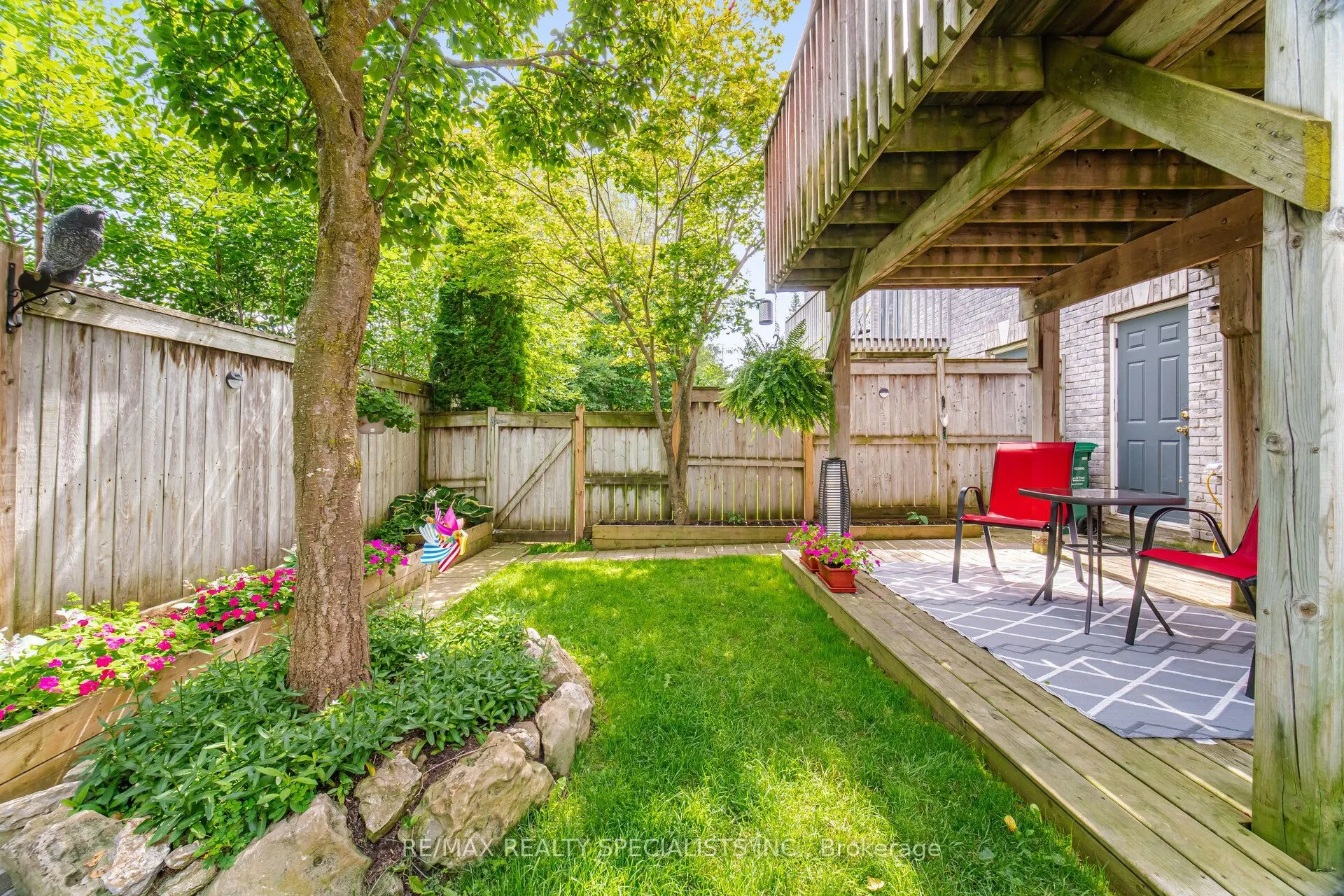 5535 Glen Erin Drive #15