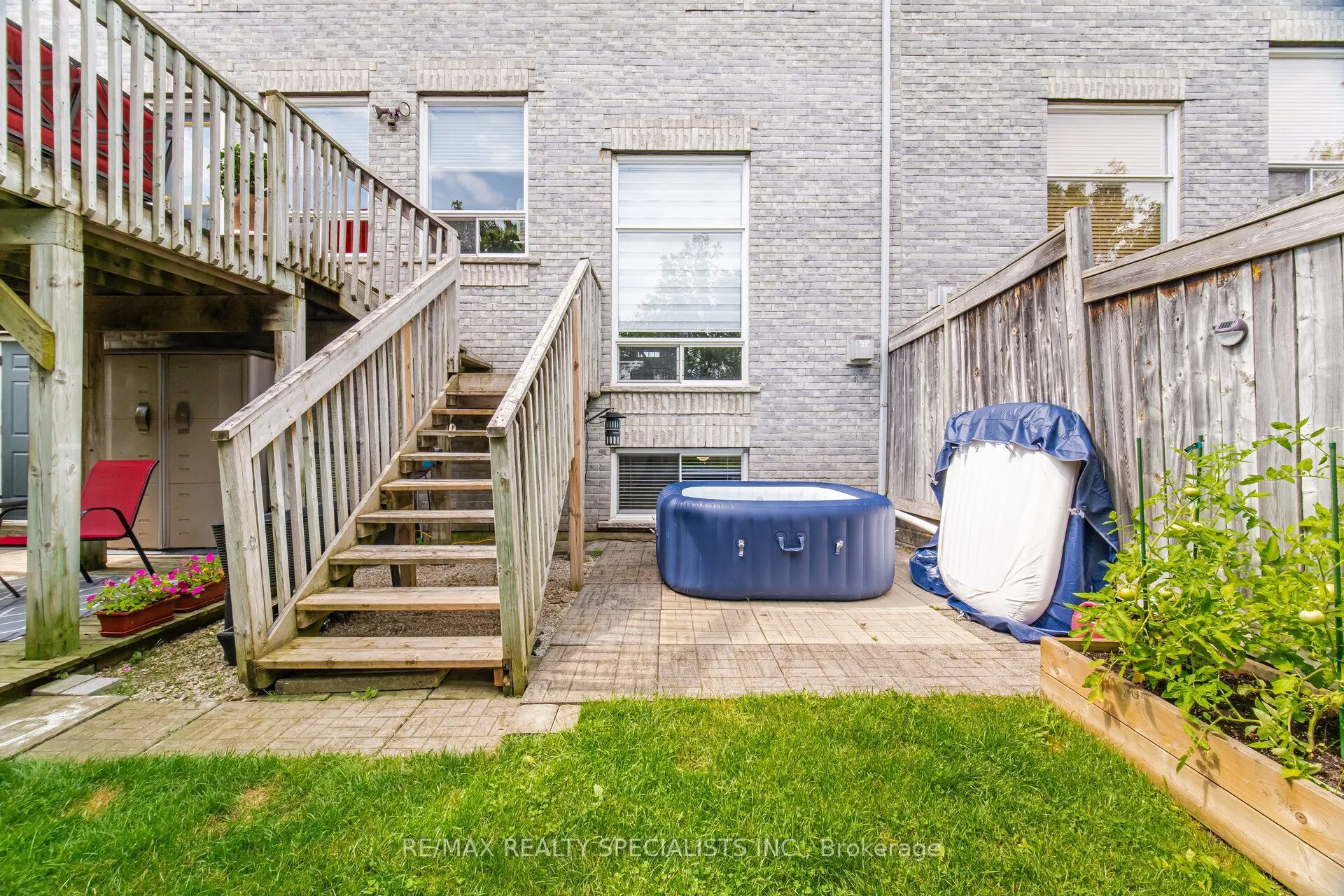 5535 Glen Erin Drive #15