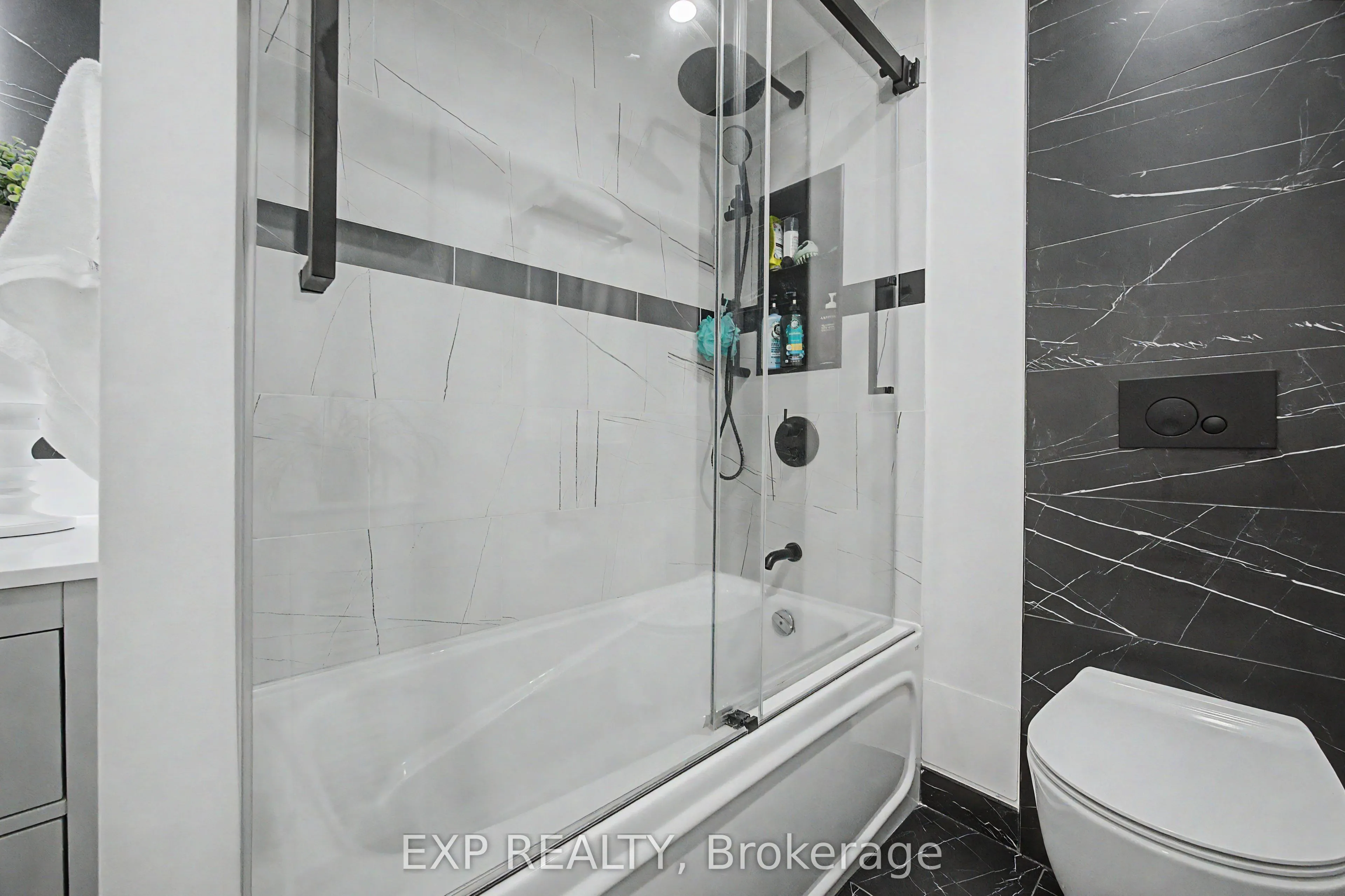 1000 Cedarglen Gate #501