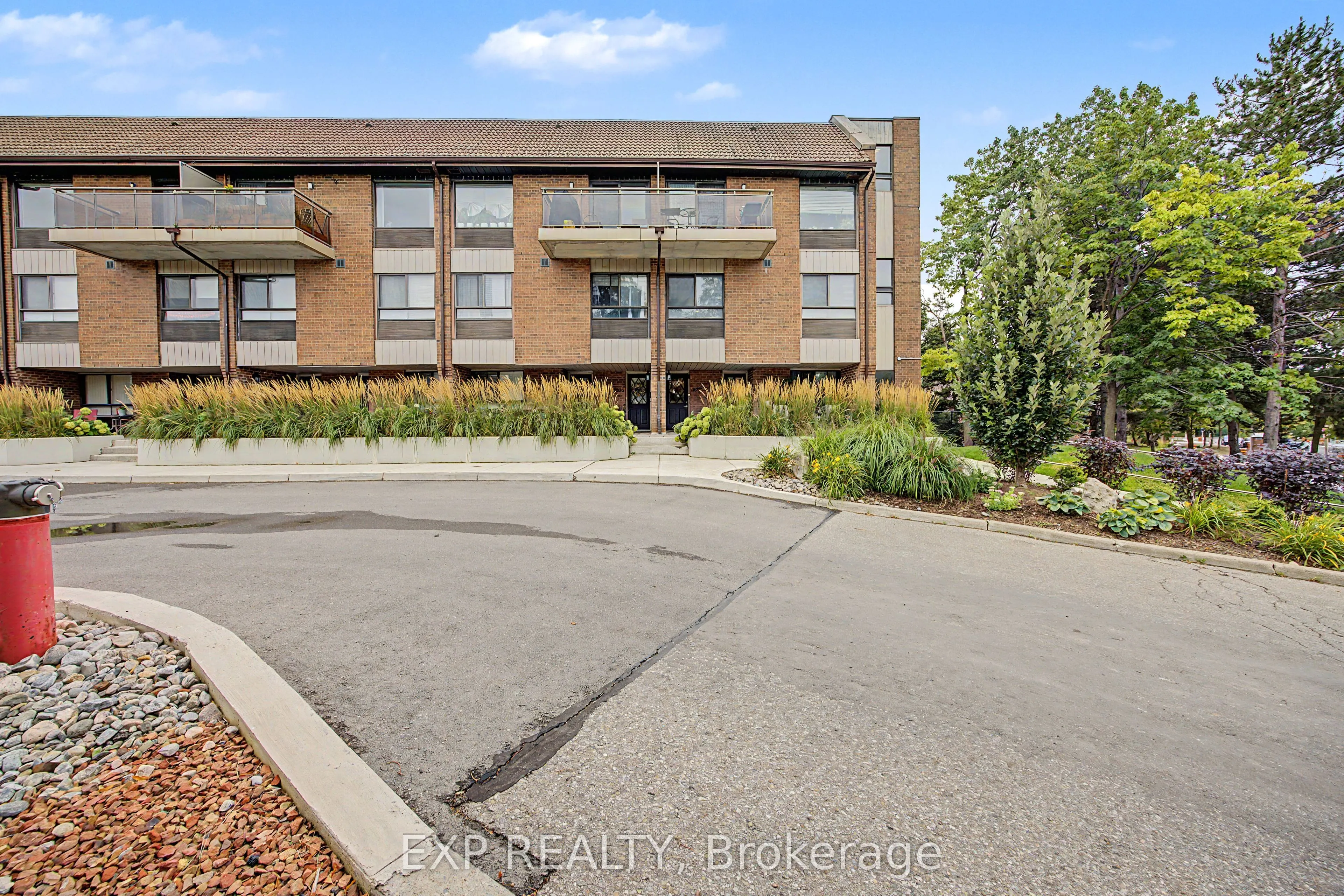 1000 Cedarglen Gate #501