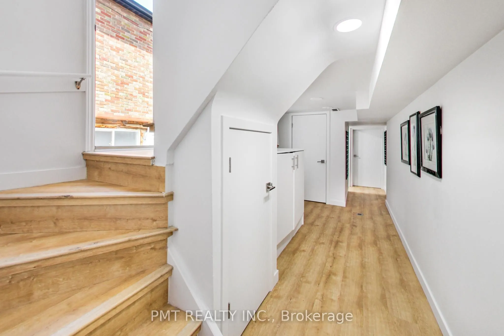 25 Ronald Avenue