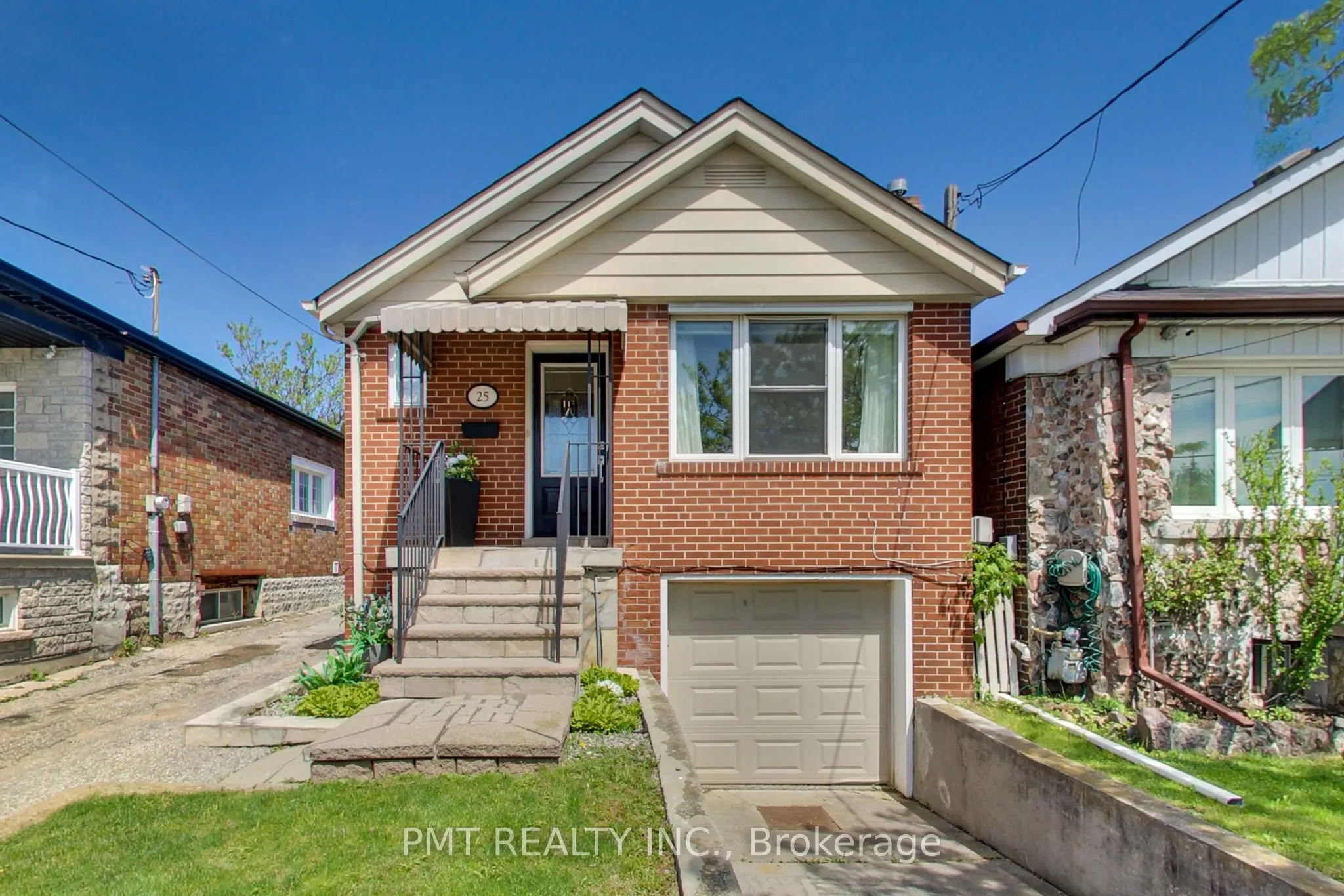 25 Ronald Avenue