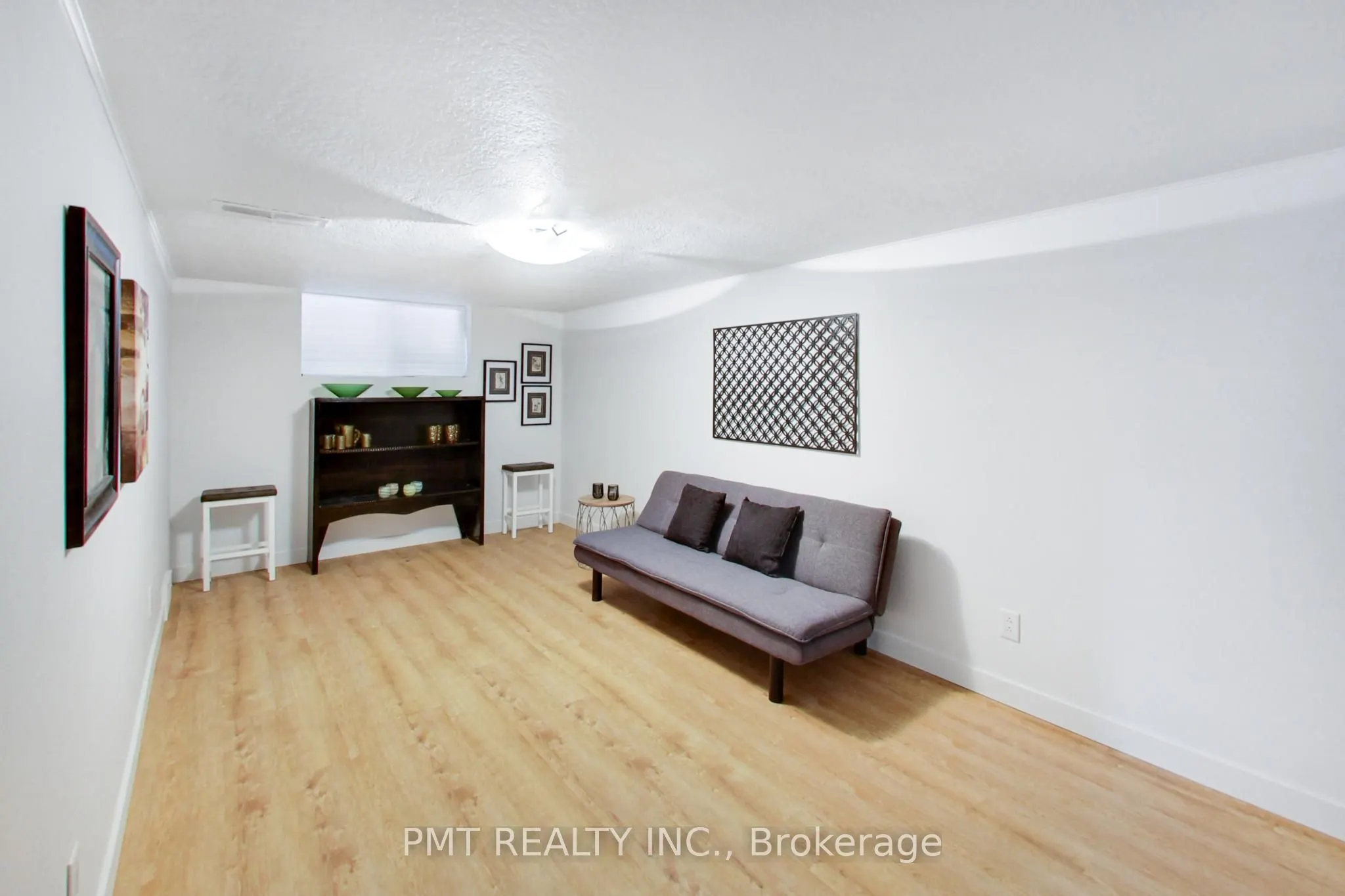 25 Ronald Avenue