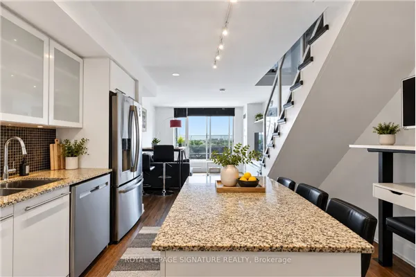 1040 The Queensway #917