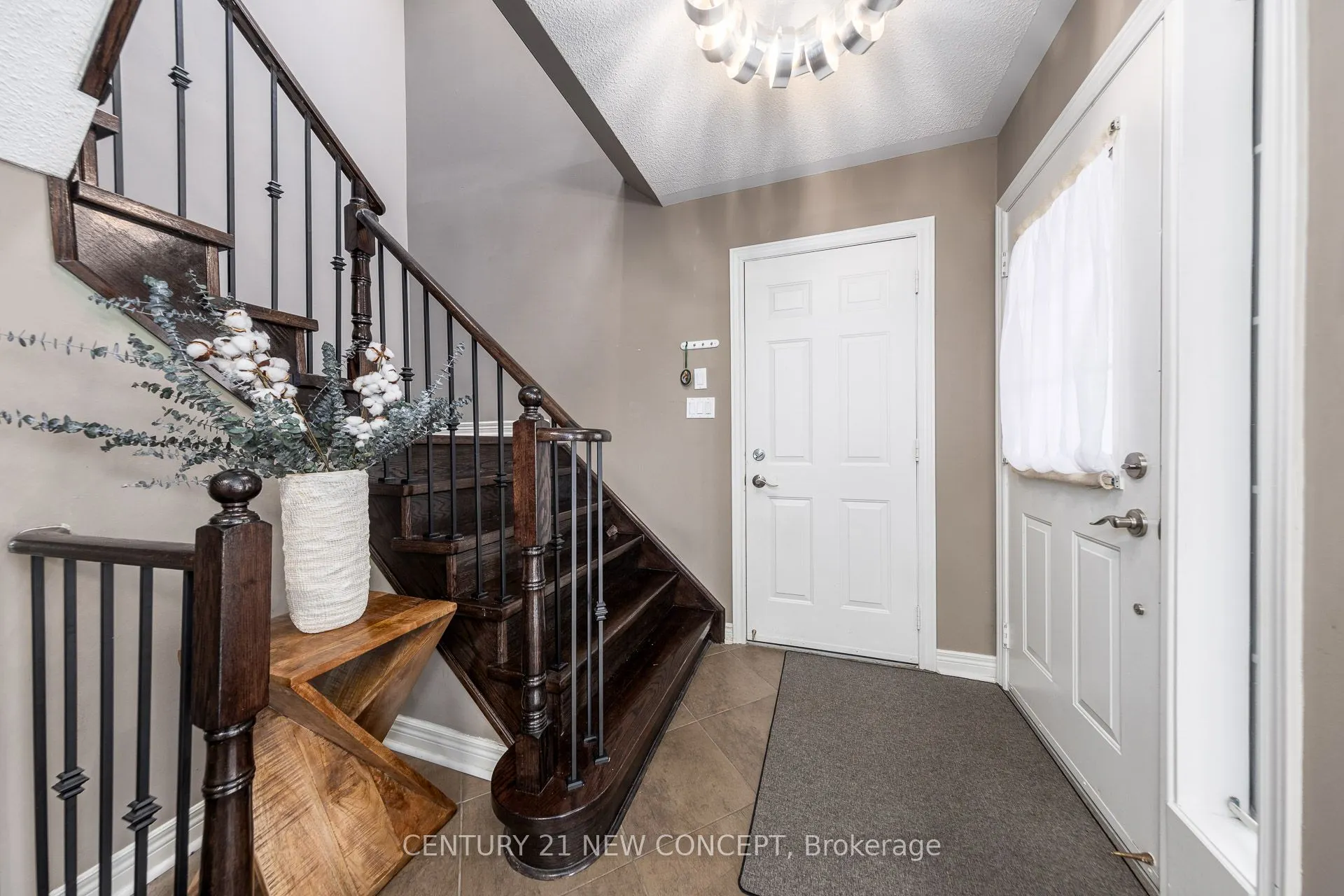 1905 Broad Hollow Gate #25